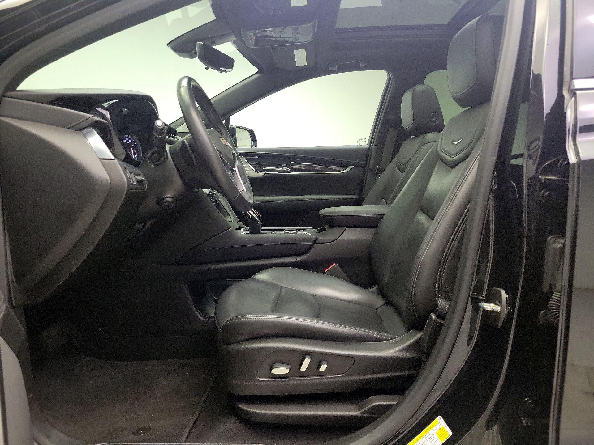 Thumbnail: 2022 Cadillac XT5 - 11