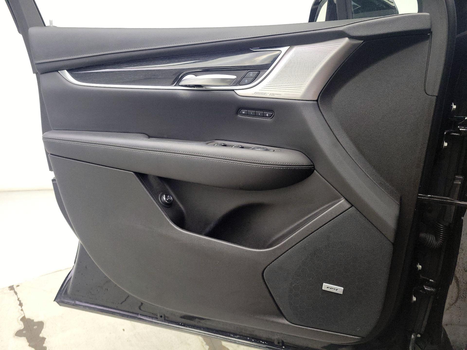 Thumbnail: 2022 Cadillac XT5 - 12