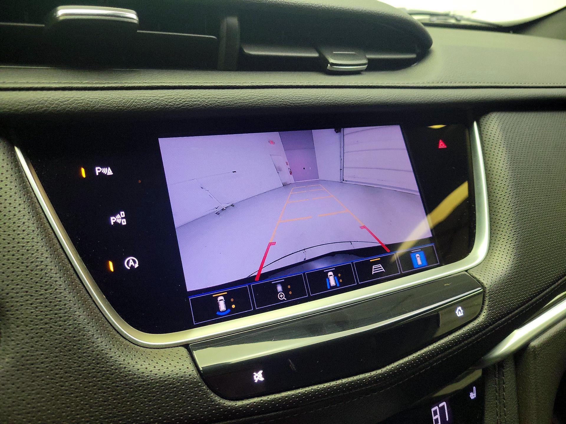 Thumbnail: 2022 Cadillac XT5 - 14