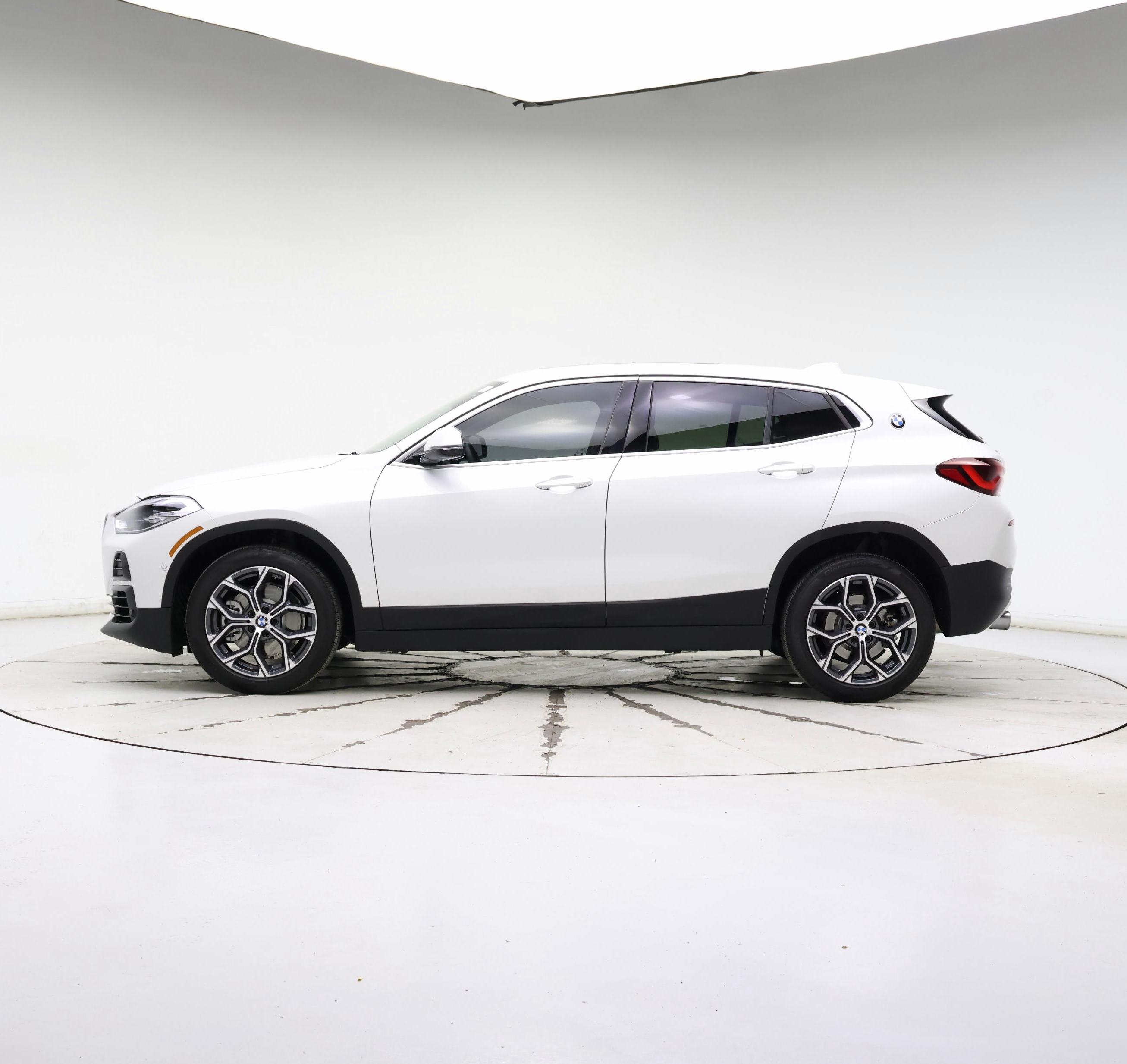 Thumbnail: 2023 BMW X2 - 3