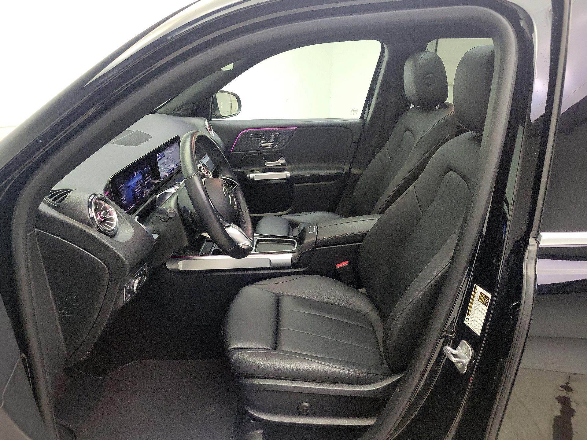 Thumbnail: 2024 Mercedes-Benz GLB - 11