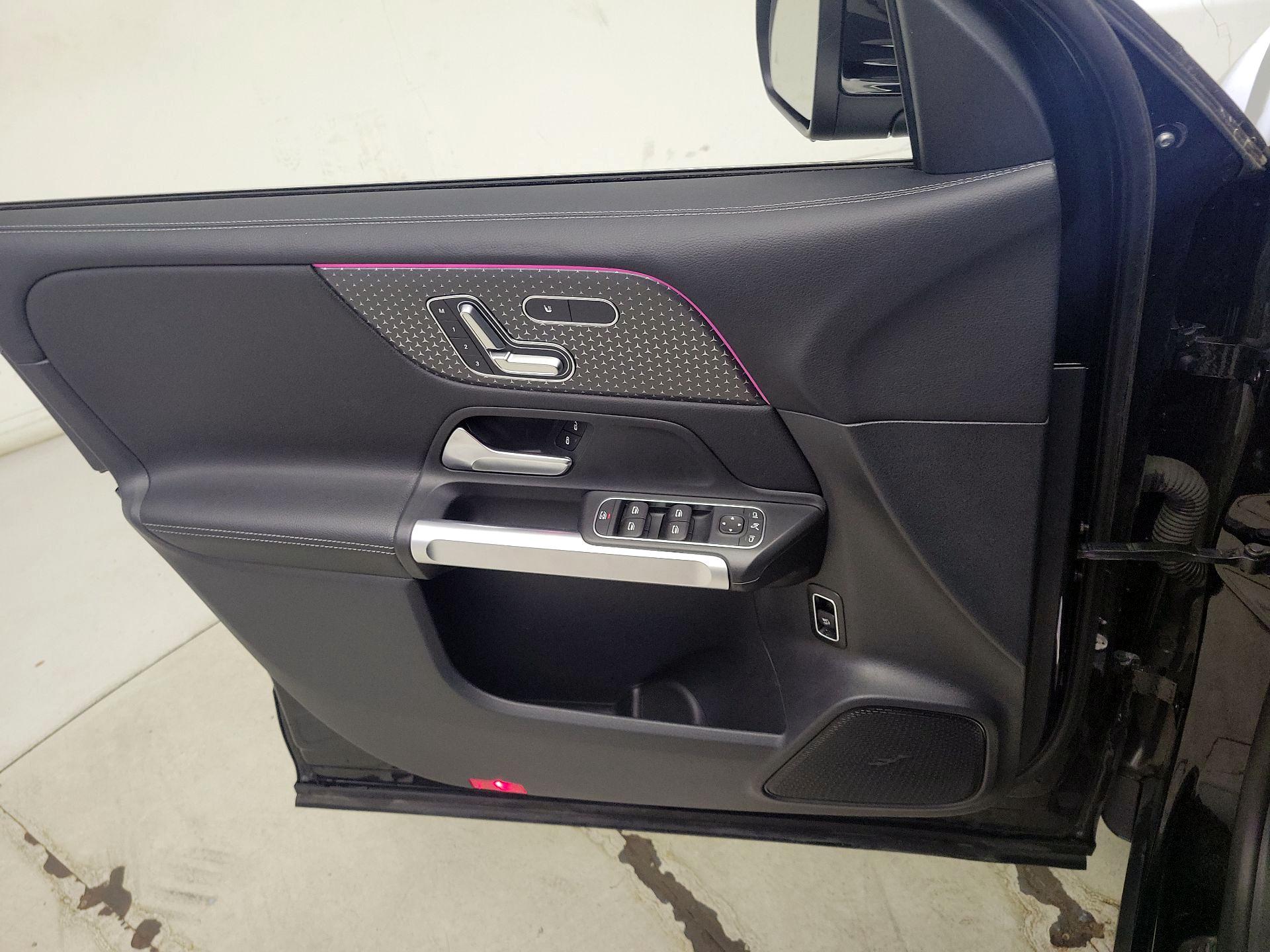 Thumbnail: 2024 Mercedes-Benz GLB - 12