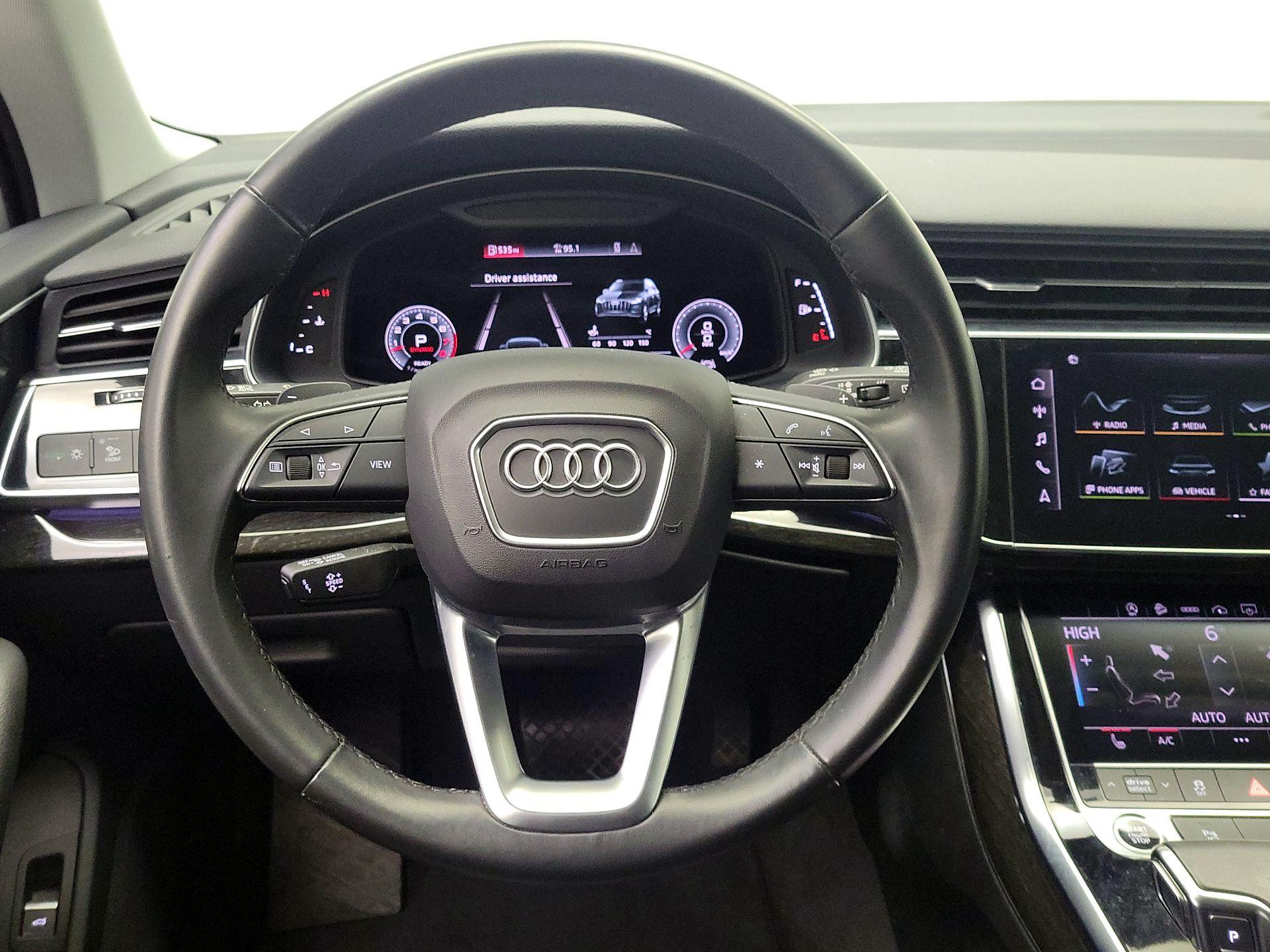 Thumbnail: 2022 Audi Q7 - 10