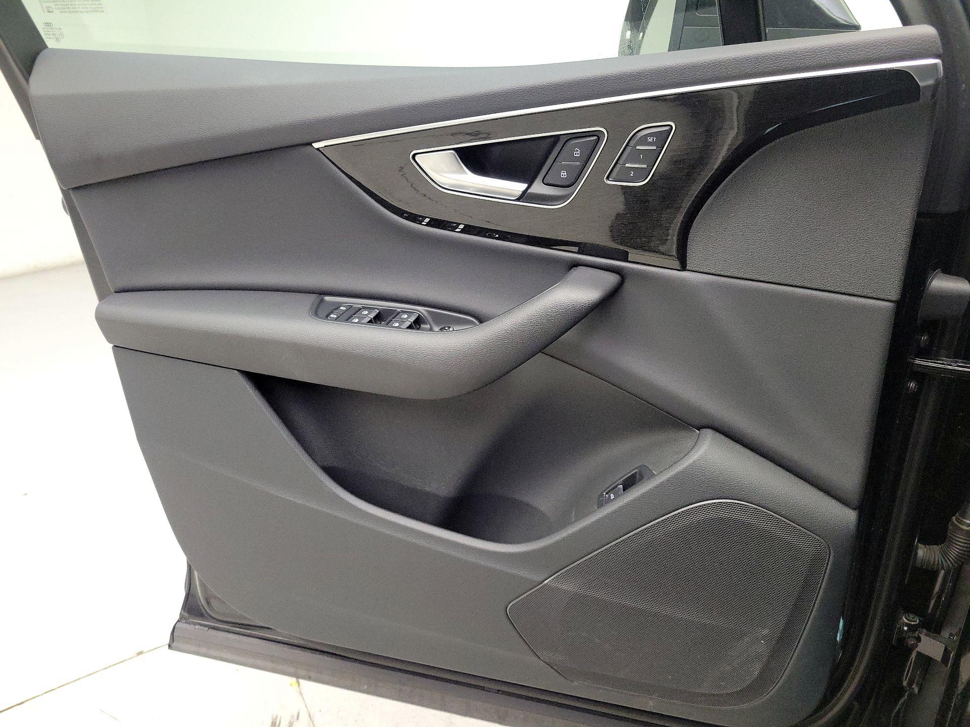 Thumbnail: 2022 Audi Q7 - 12