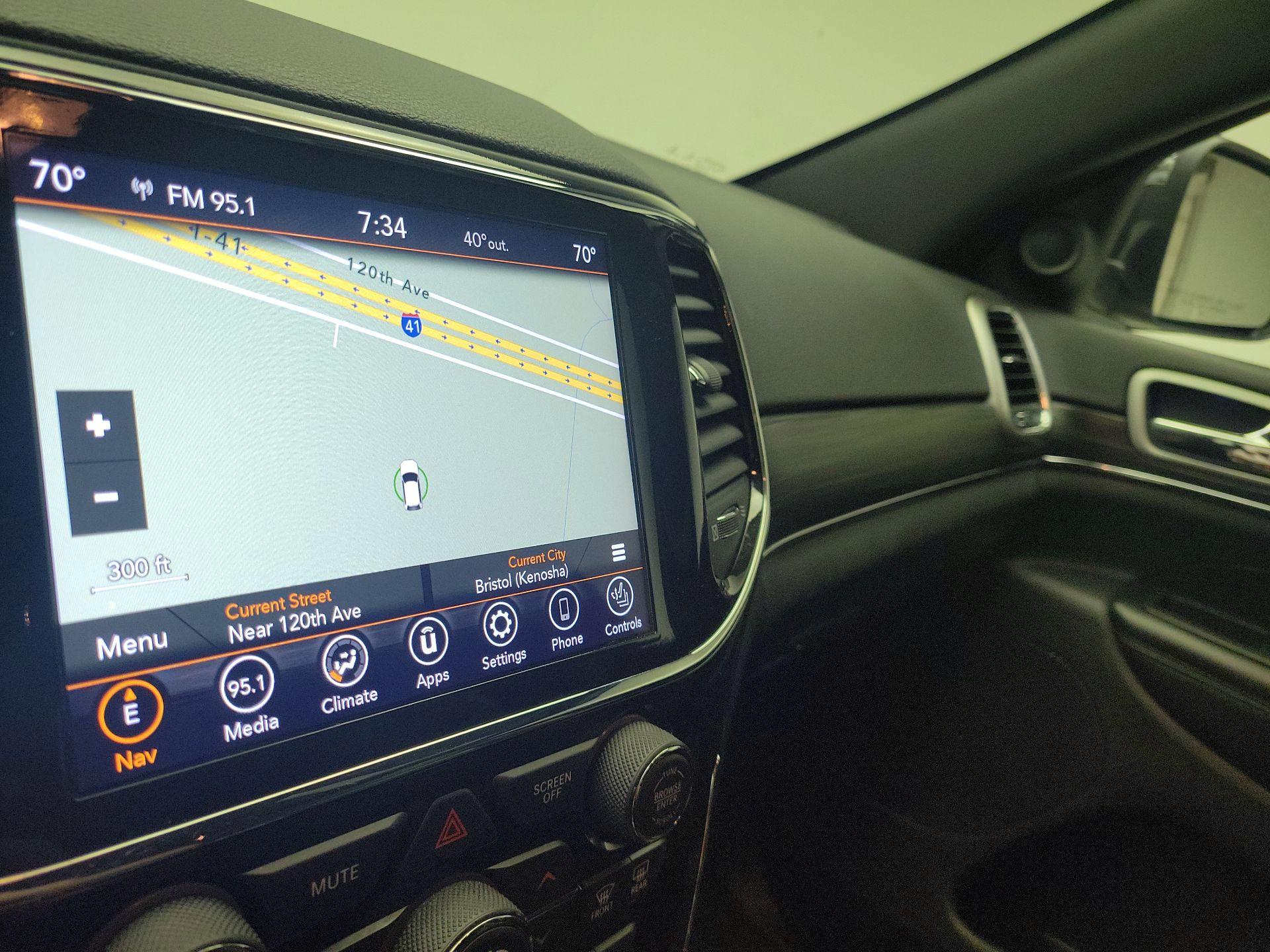 Thumbnail: 2022 Jeep Grand Cherokee - 14