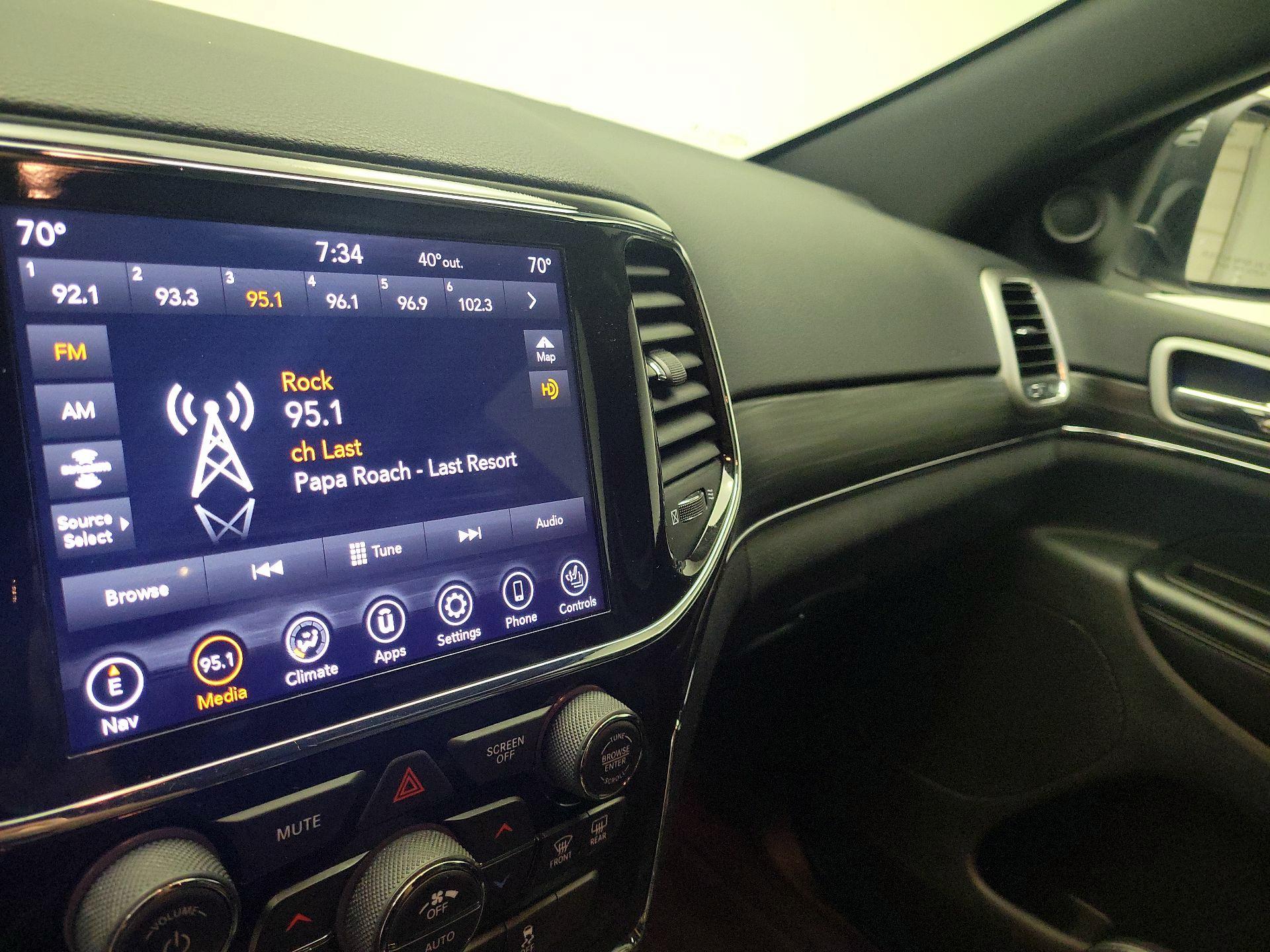 Thumbnail: 2022 Jeep Grand Cherokee - 16