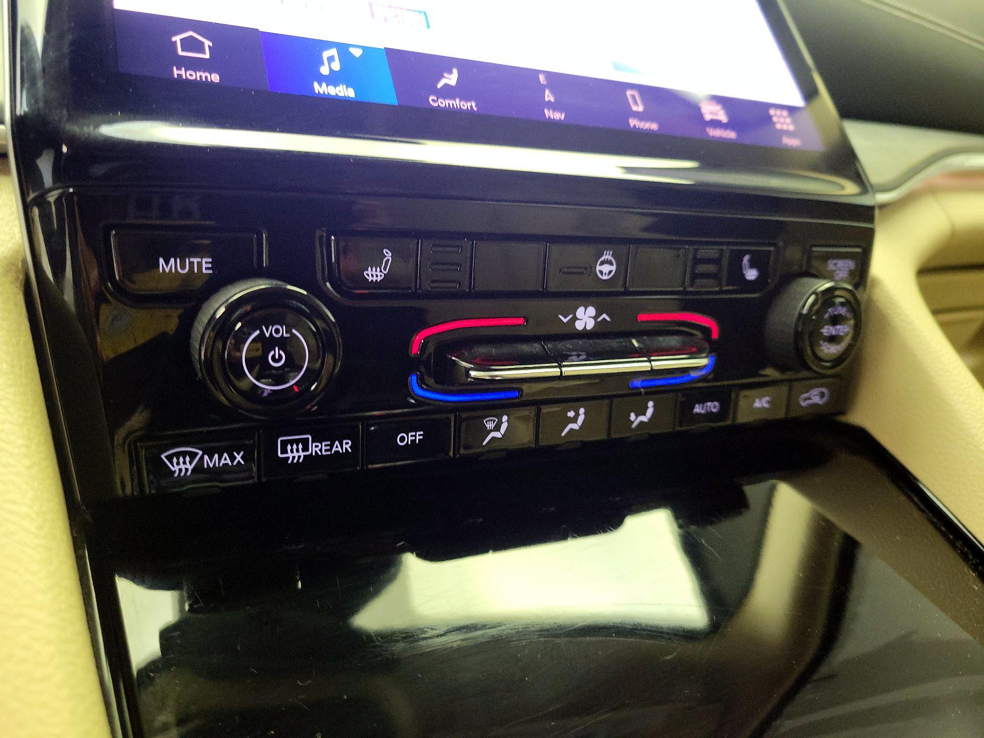 Thumbnail: 2021 Jeep Grand Cherokee L - 16