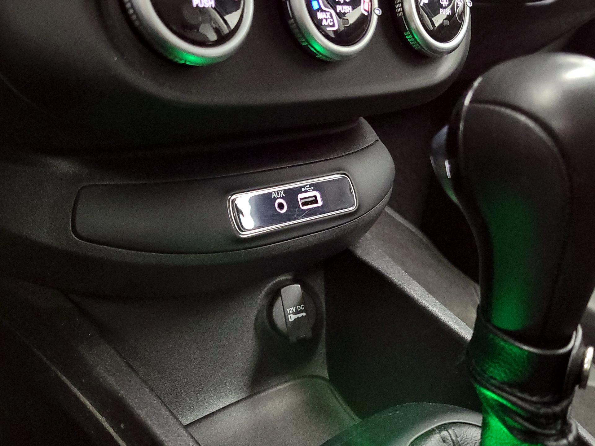 Thumbnail: 2016 Fiat 500X - 18