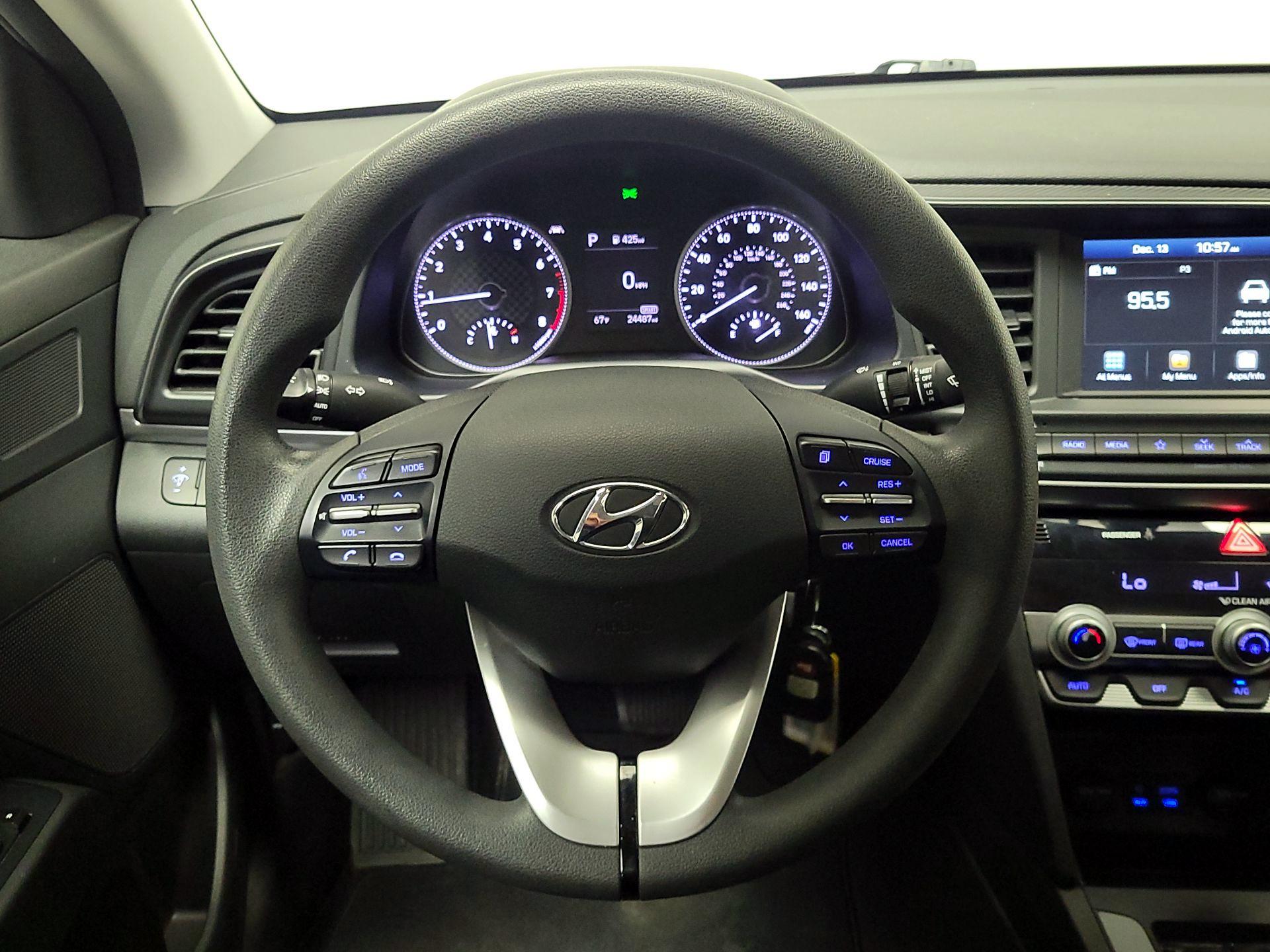 Thumbnail: 2020 Hyundai Elantra - 10