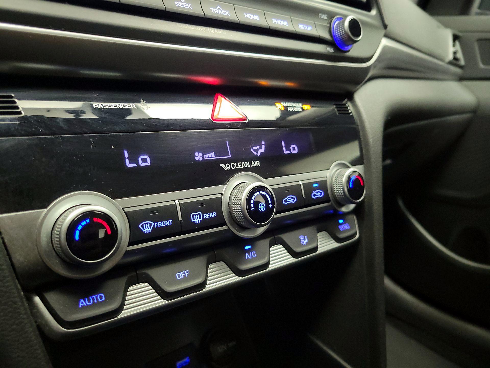 Thumbnail: 2020 Hyundai Elantra - 16