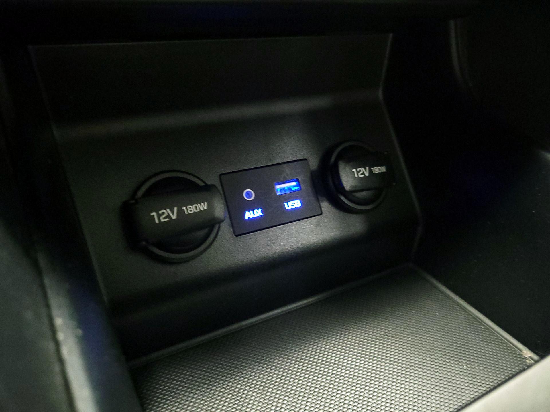 Thumbnail: 2020 Hyundai Elantra - 18