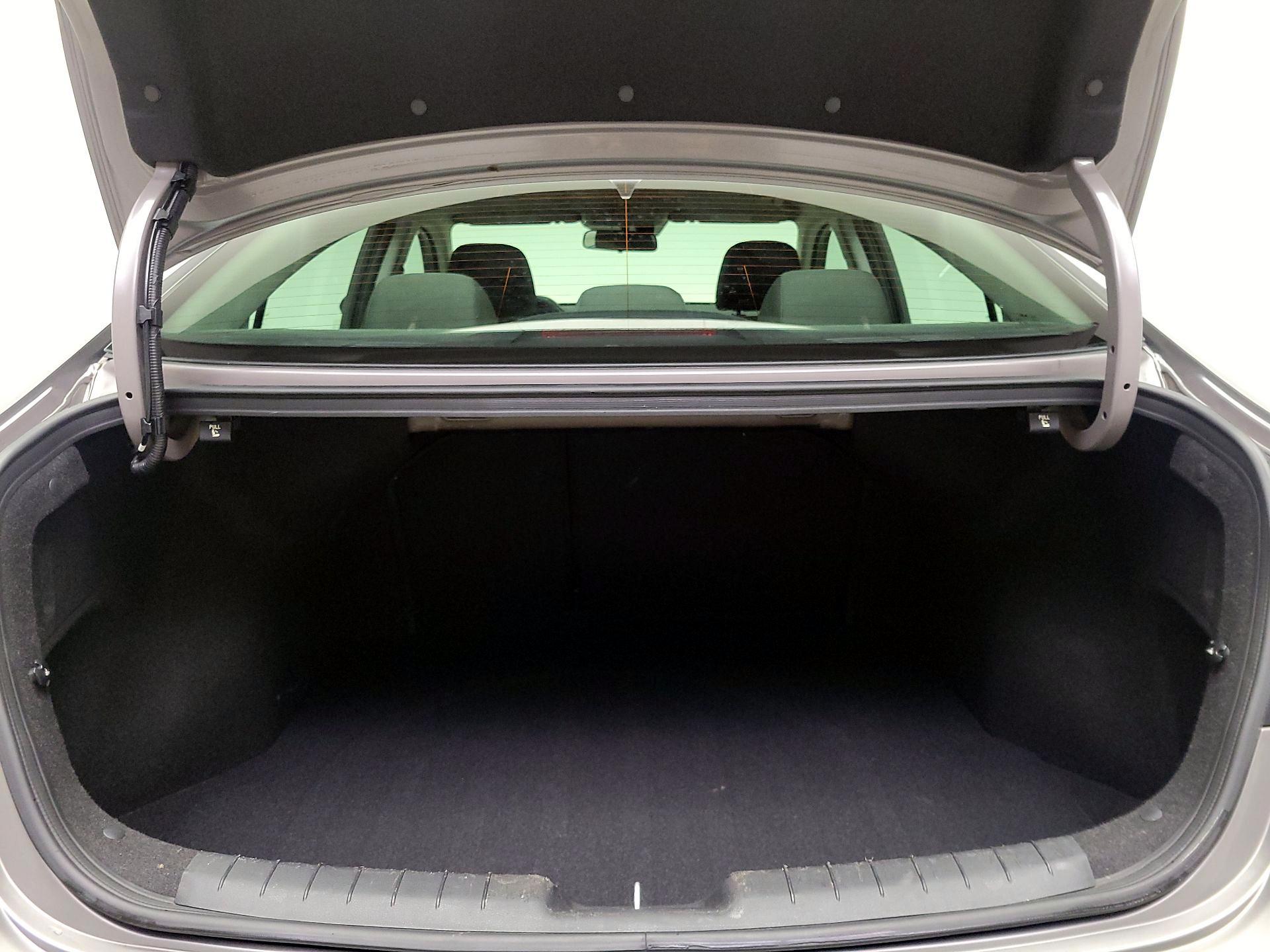 Thumbnail: 2020 Hyundai Elantra - 20