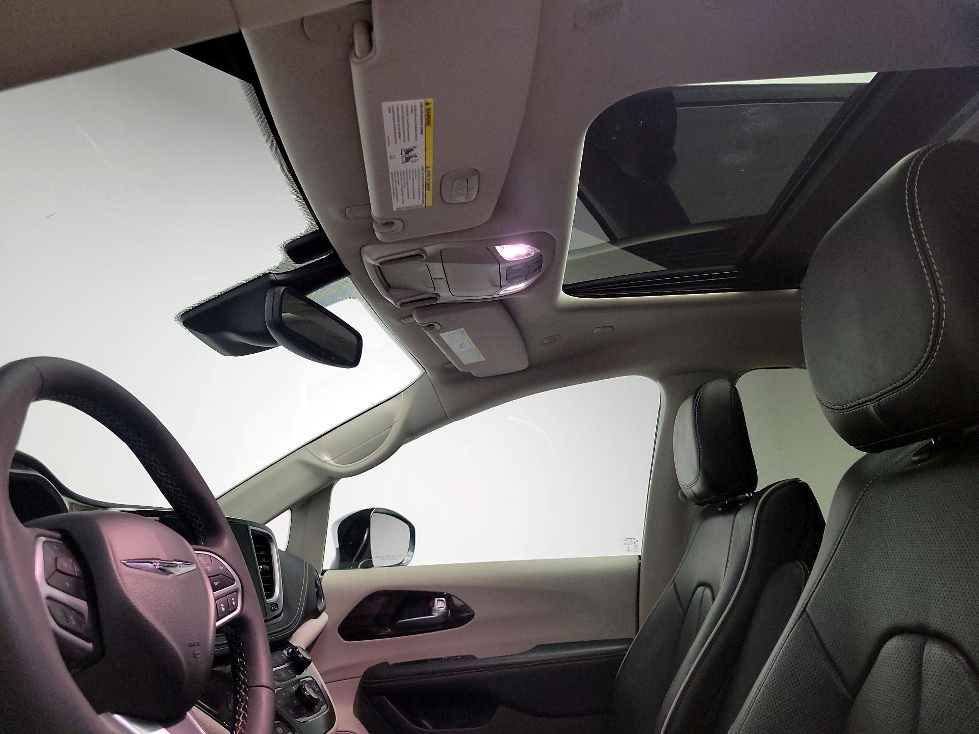 Thumbnail: 2022 Chrysler Pacifica - 20