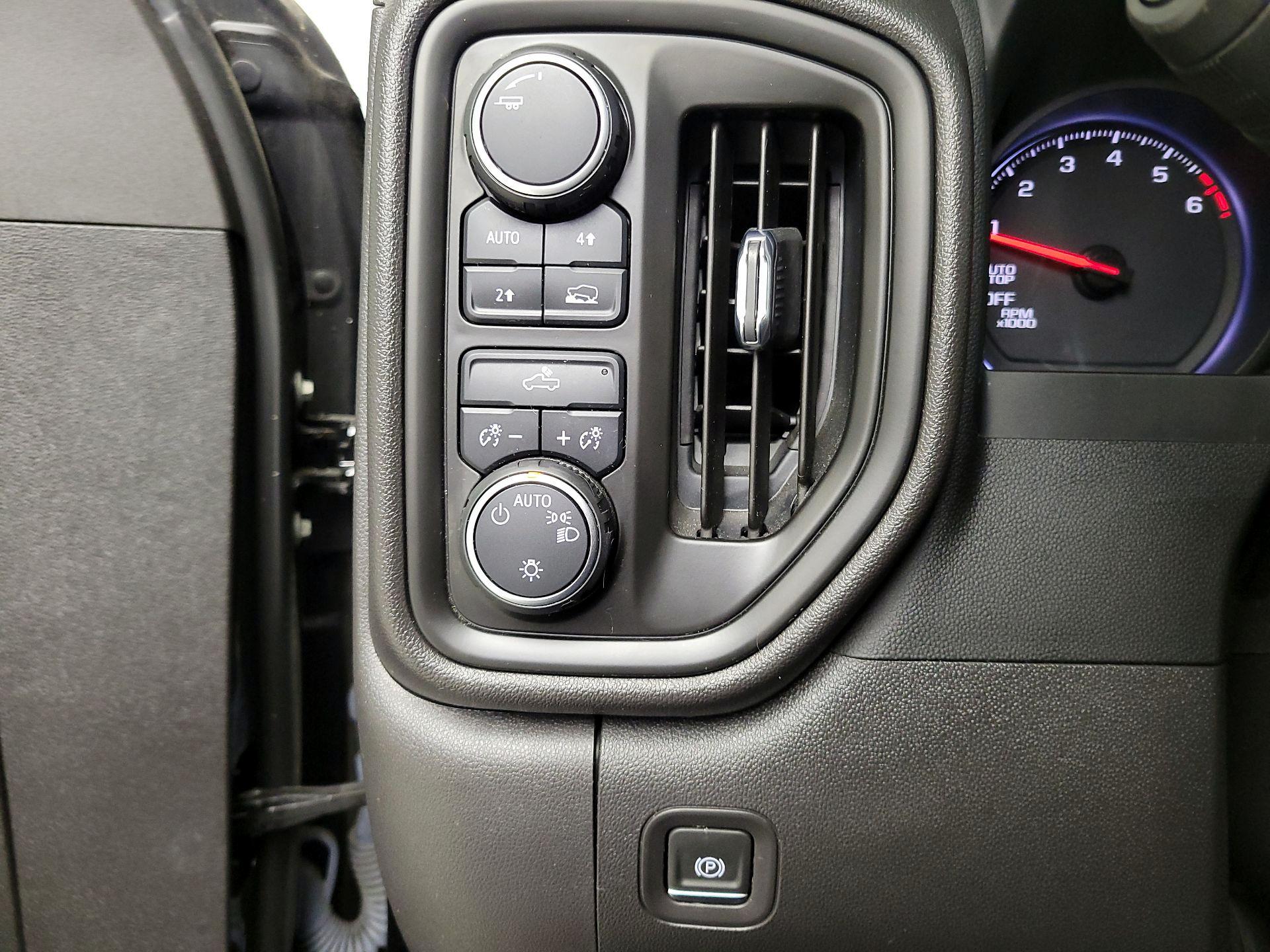 Thumbnail: 2023 Chevrolet Silverado 1500 - 13