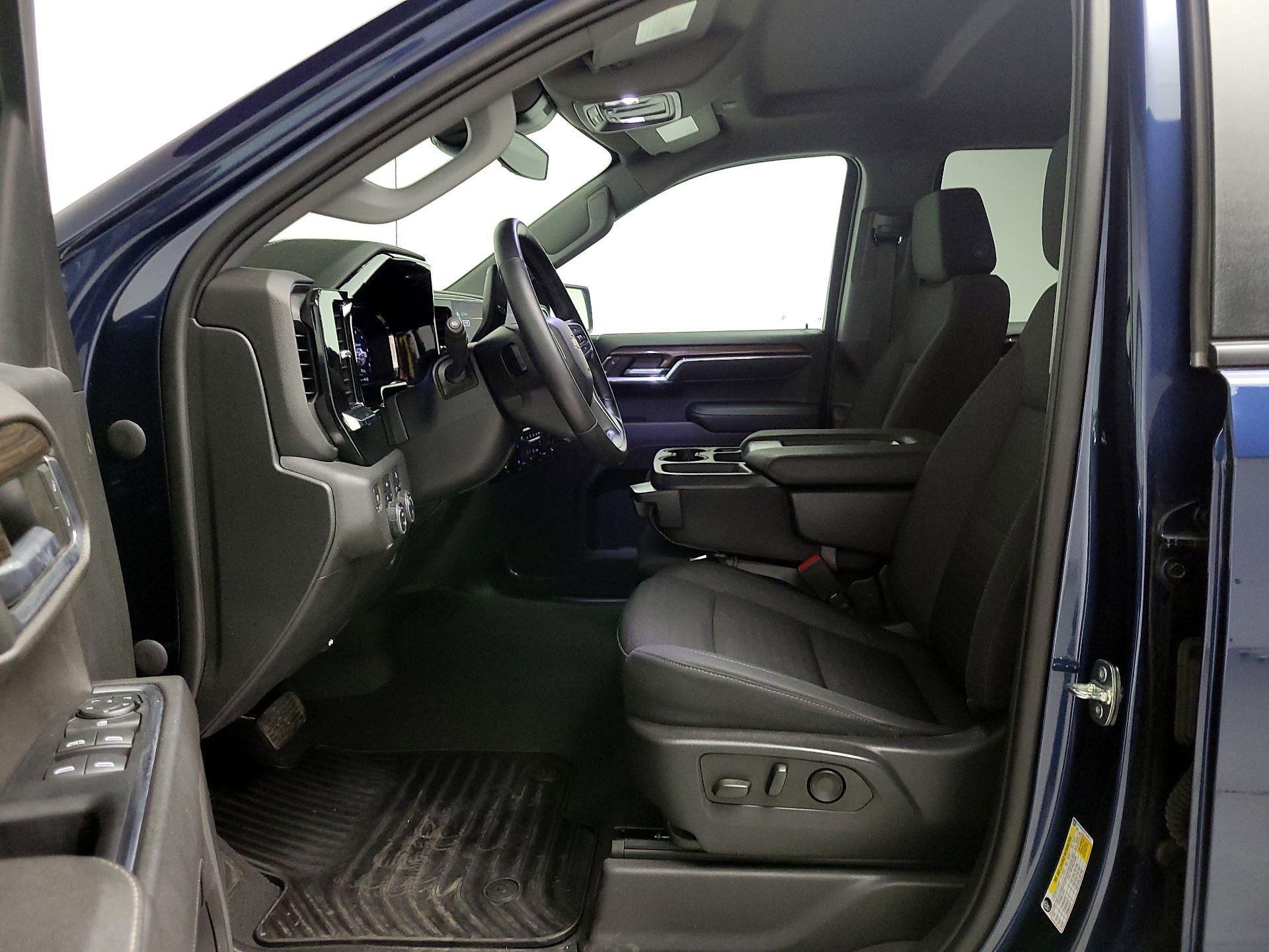 Thumbnail: 2023 Chevrolet Silverado 1500 - 11