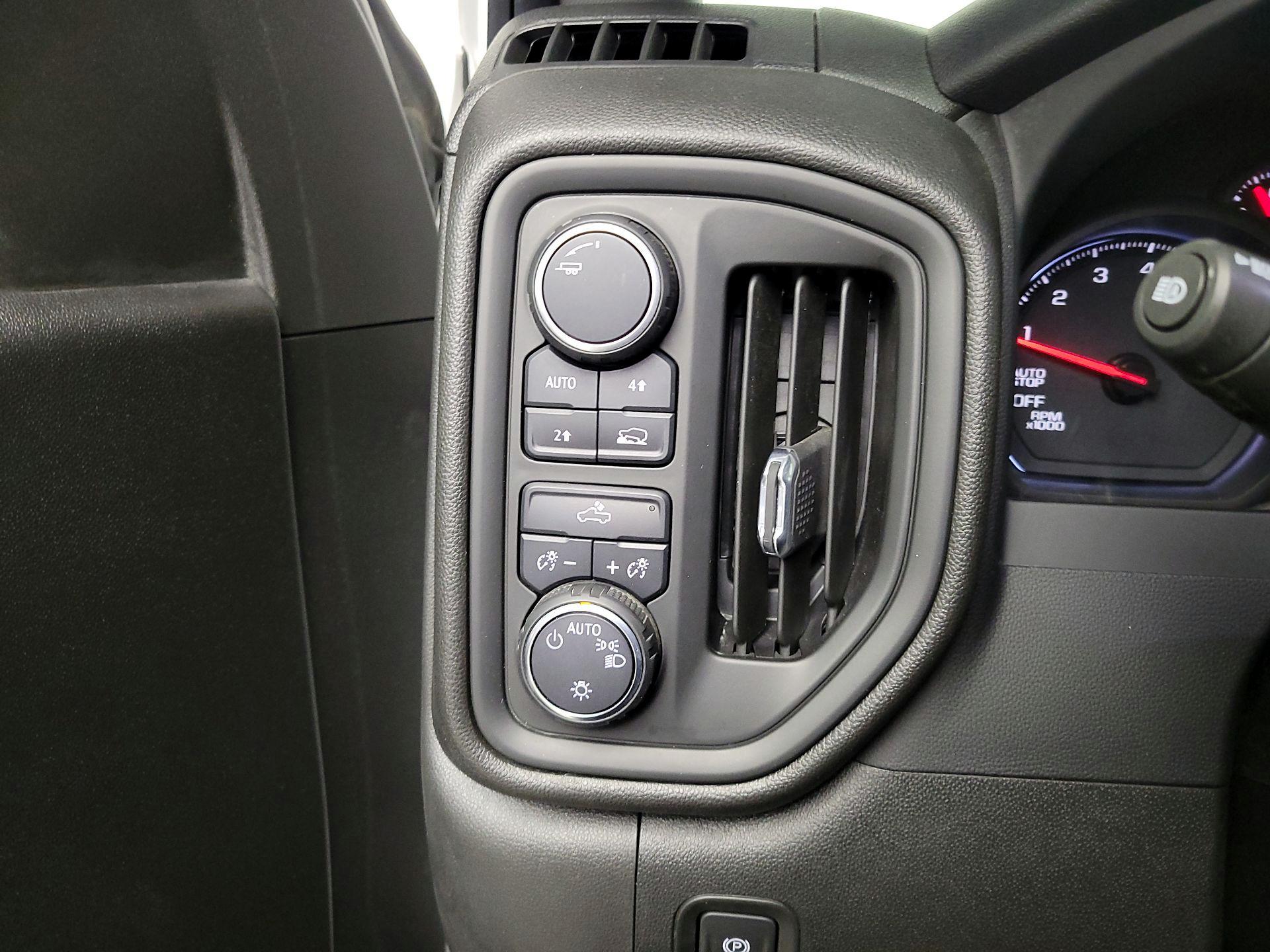 Thumbnail: 2022 Chevrolet Silverado 1500 - 13