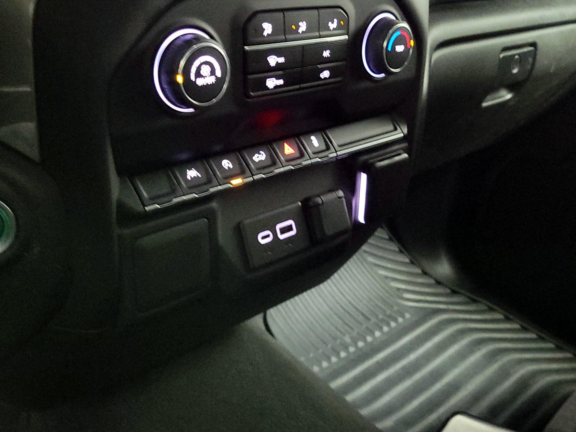 Thumbnail: 2022 Chevrolet Silverado 1500 - 18