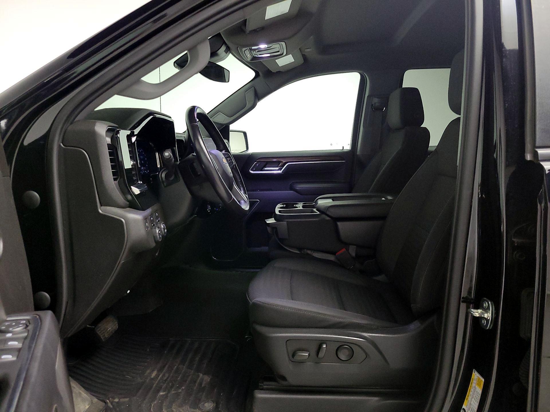 Thumbnail: 2022 Chevrolet Silverado 1500 - 11