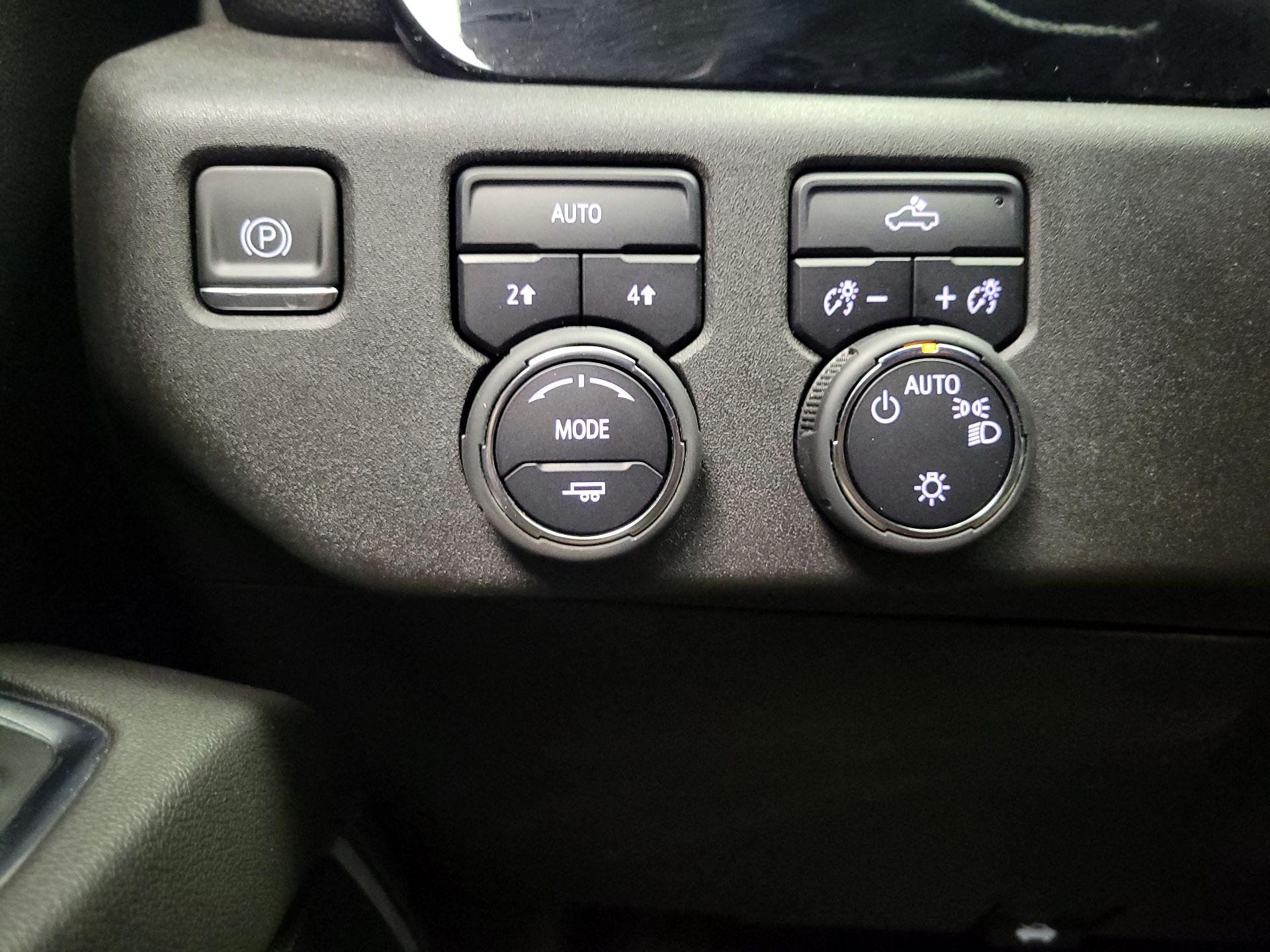 Thumbnail: 2022 Chevrolet Silverado 1500 - 13