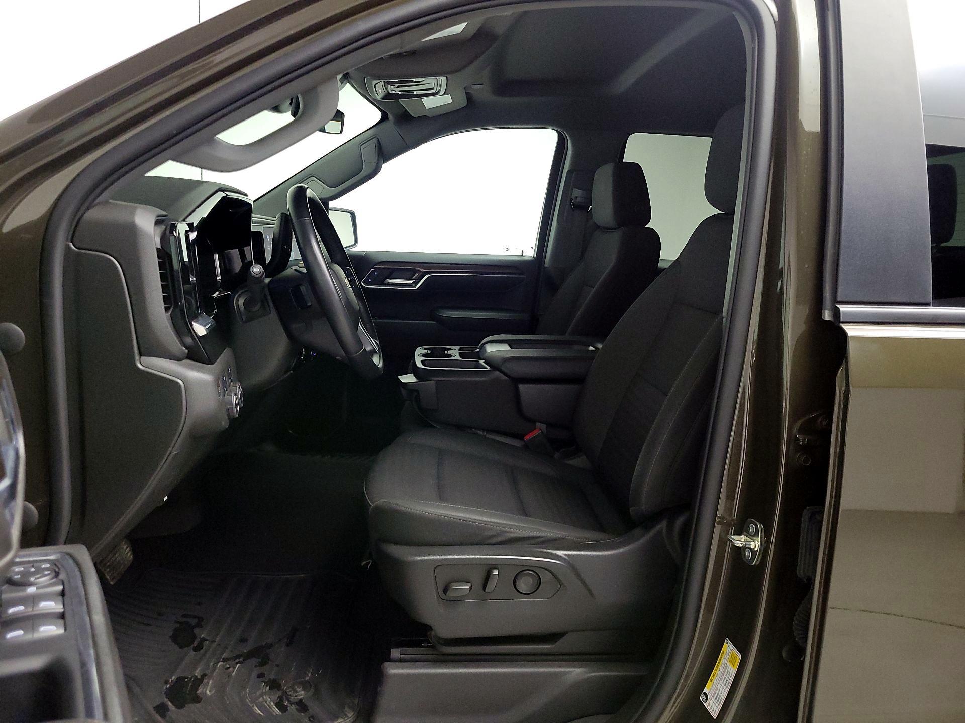 Thumbnail: 2023 Chevrolet Silverado 1500 - 11