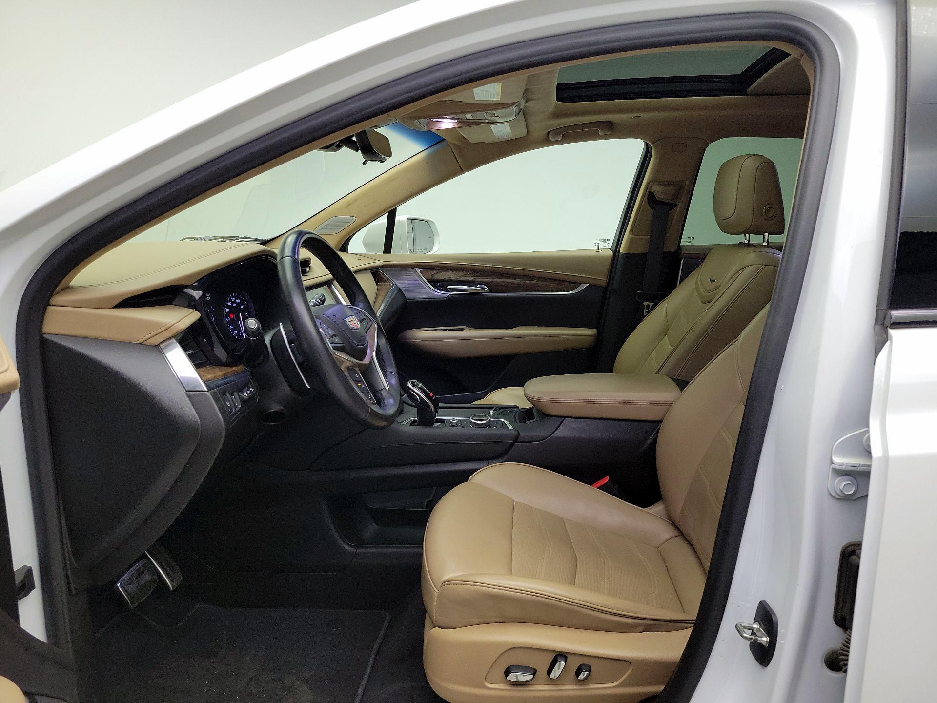 Thumbnail: 2020 Cadillac XT5 - 11