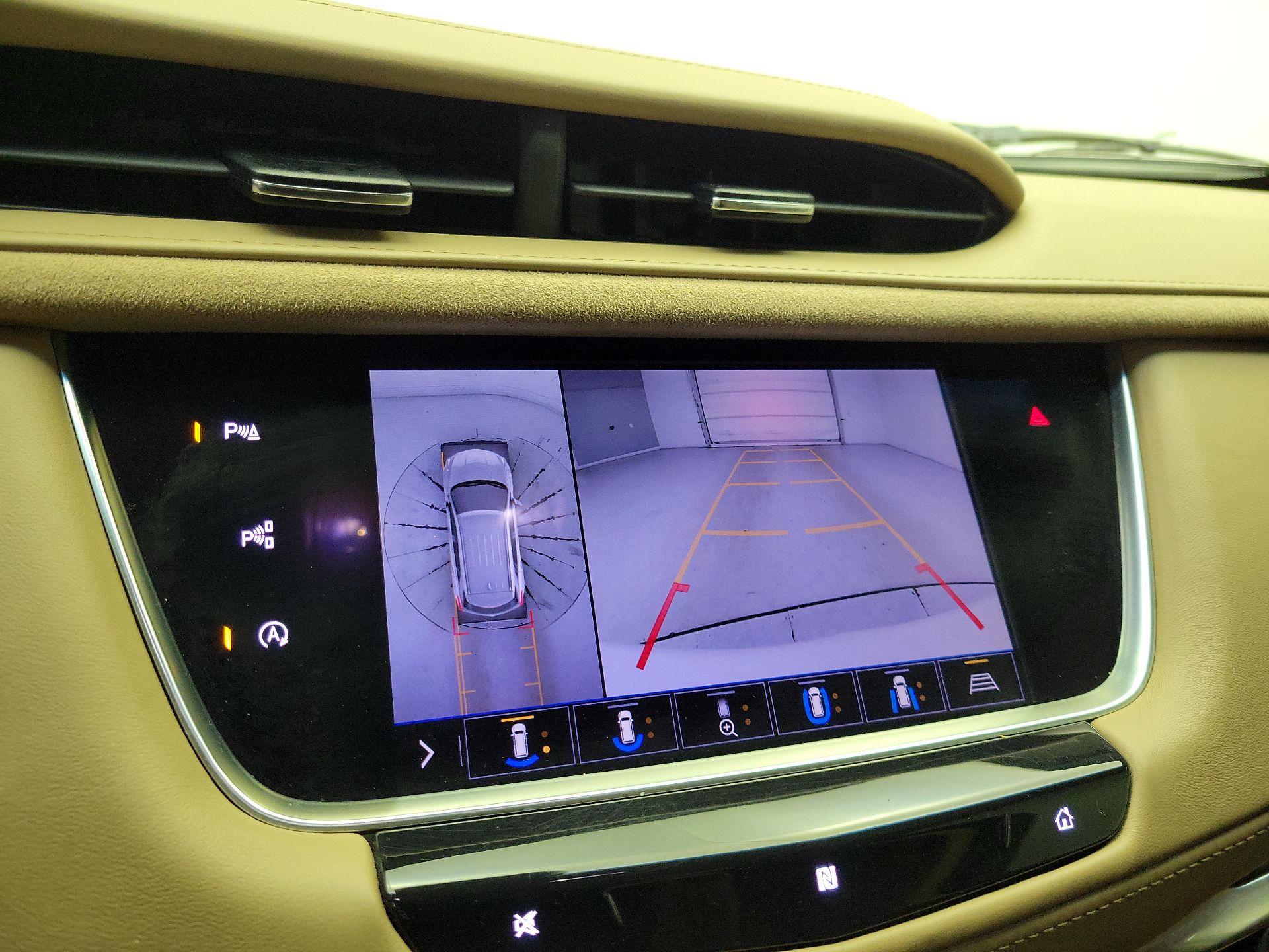 Thumbnail: 2020 Cadillac XT5 - 13