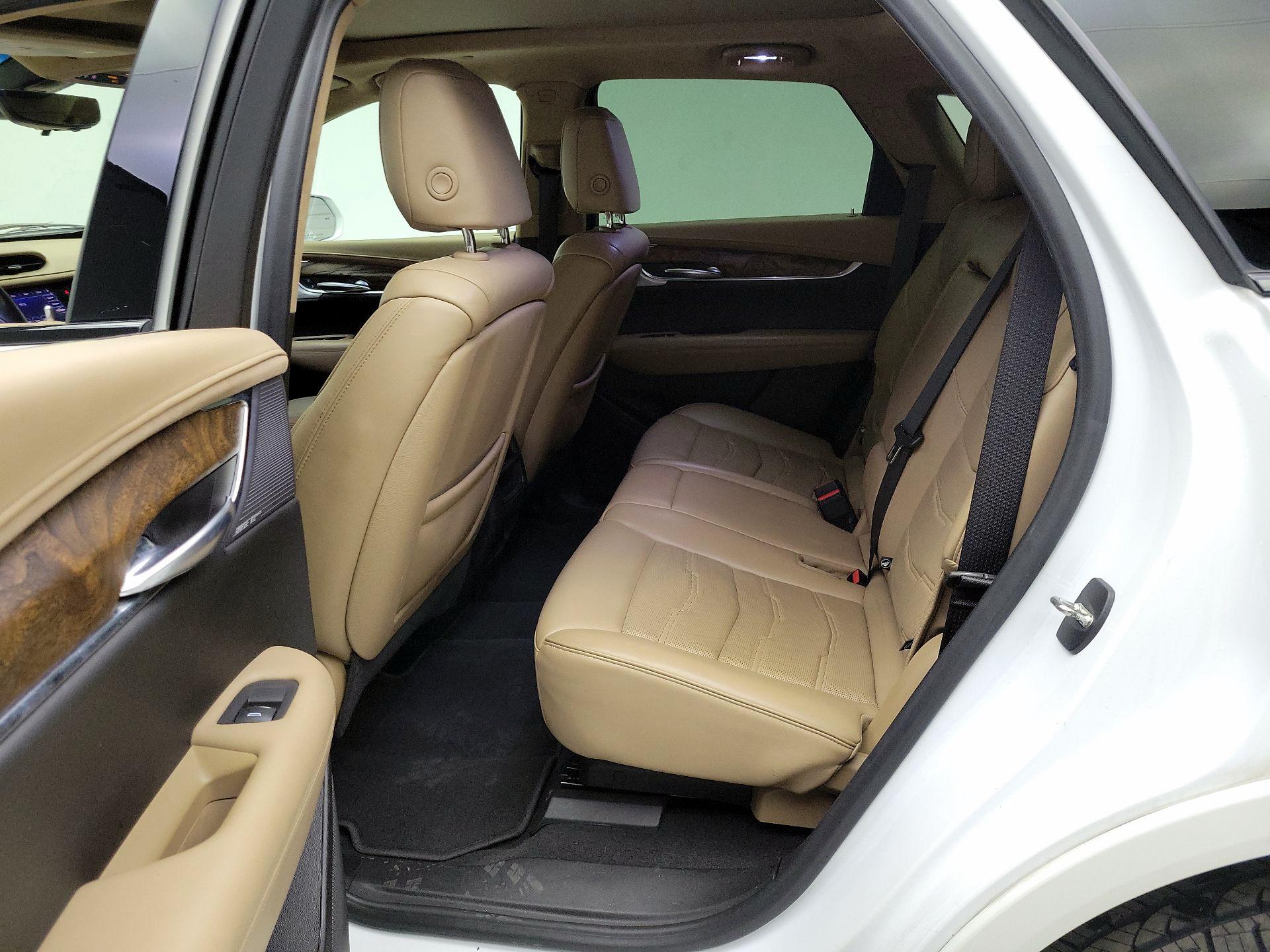 Thumbnail: 2020 Cadillac XT5 - 18