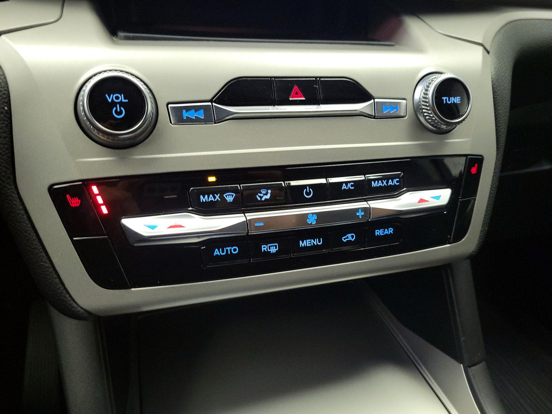 Thumbnail: 2023 Ford Explorer - 16