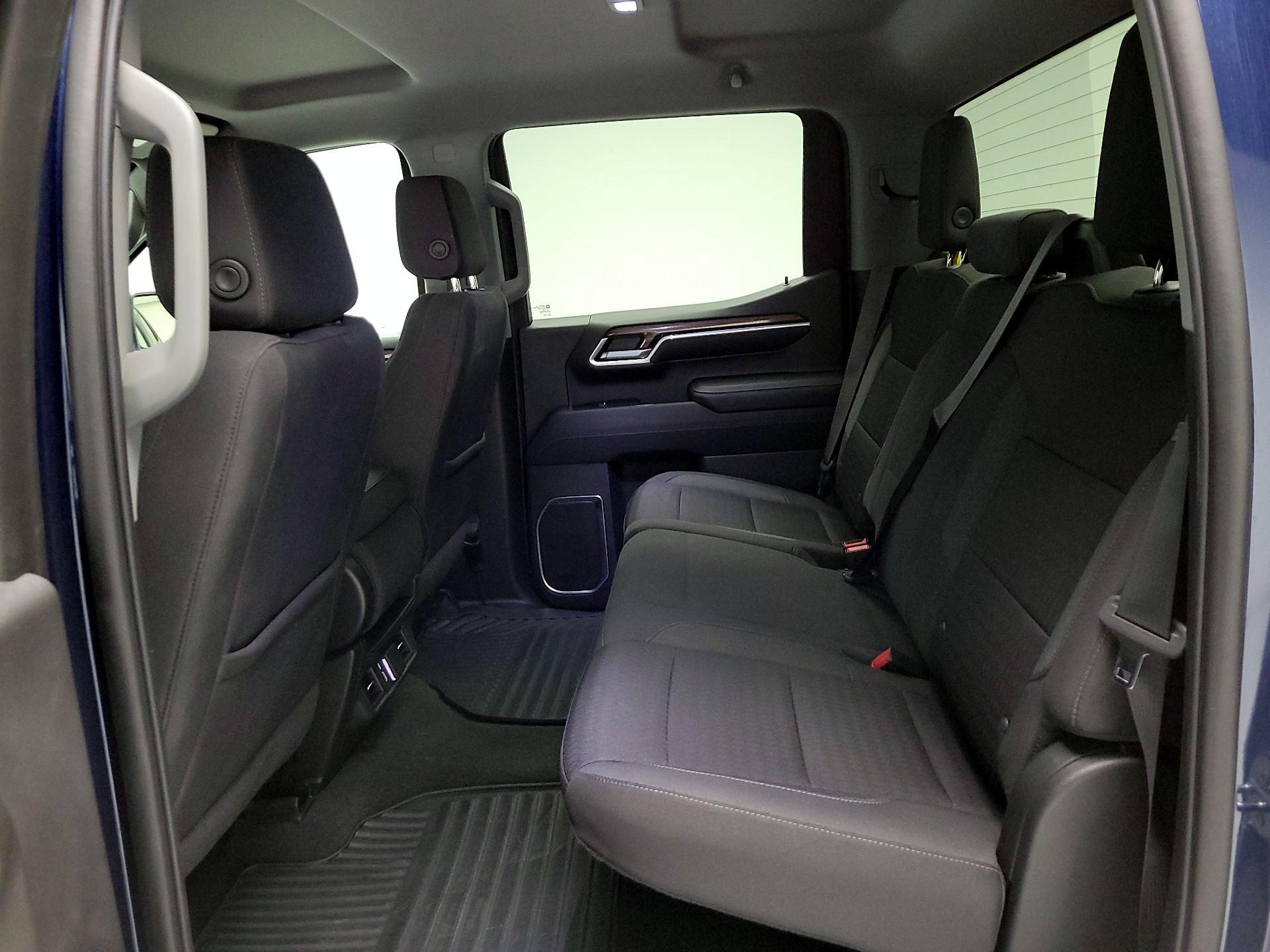 Thumbnail: 2022 Chevrolet Silverado 1500 - 18