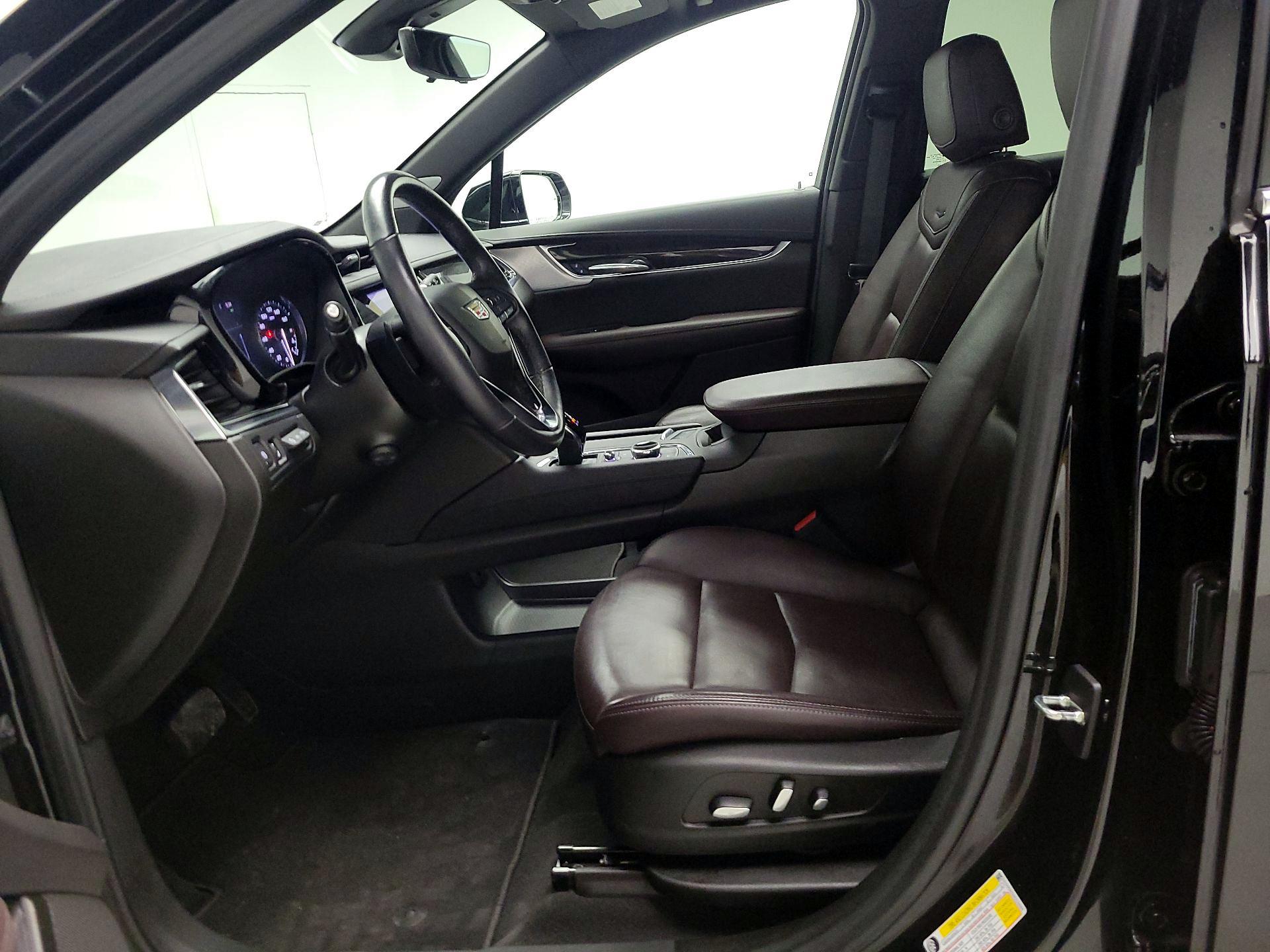 Thumbnail: 2023 Cadillac XT6 - 11