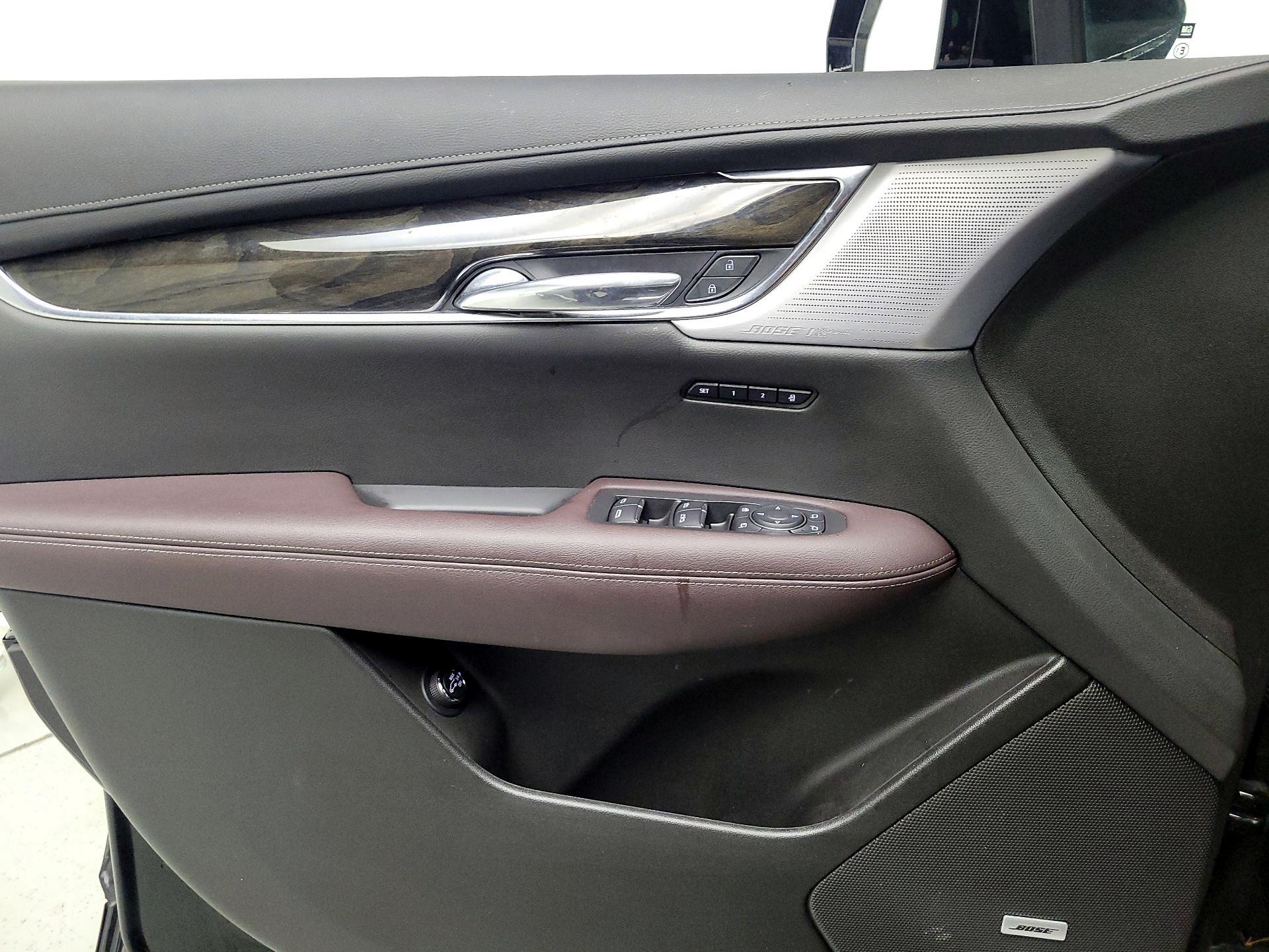 Thumbnail: 2023 Cadillac XT6 - 12