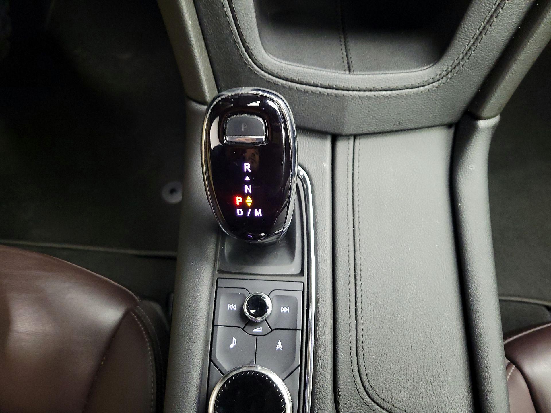 Thumbnail: 2023 Cadillac XT6 - 17