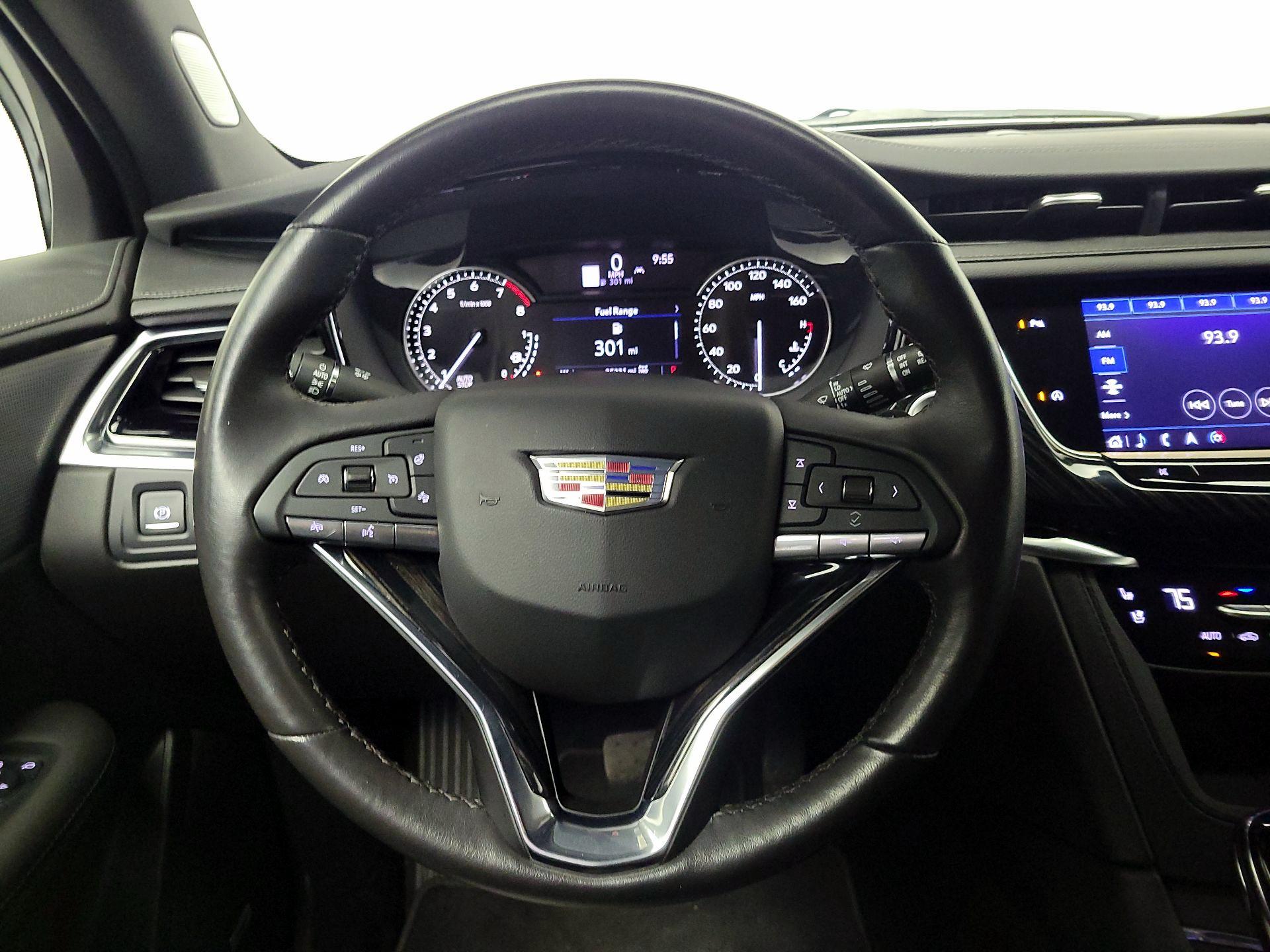 Thumbnail: 2023 Cadillac XT6 - 10