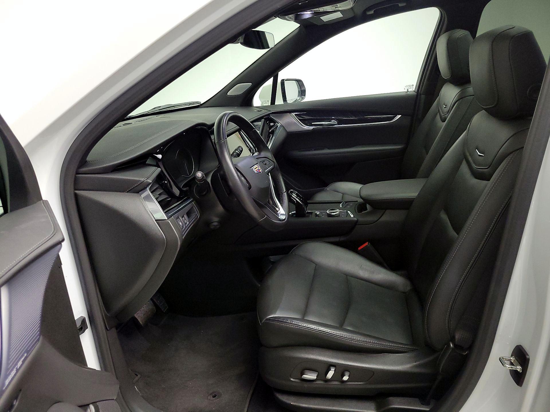 Thumbnail: 2023 Cadillac XT6 - 11