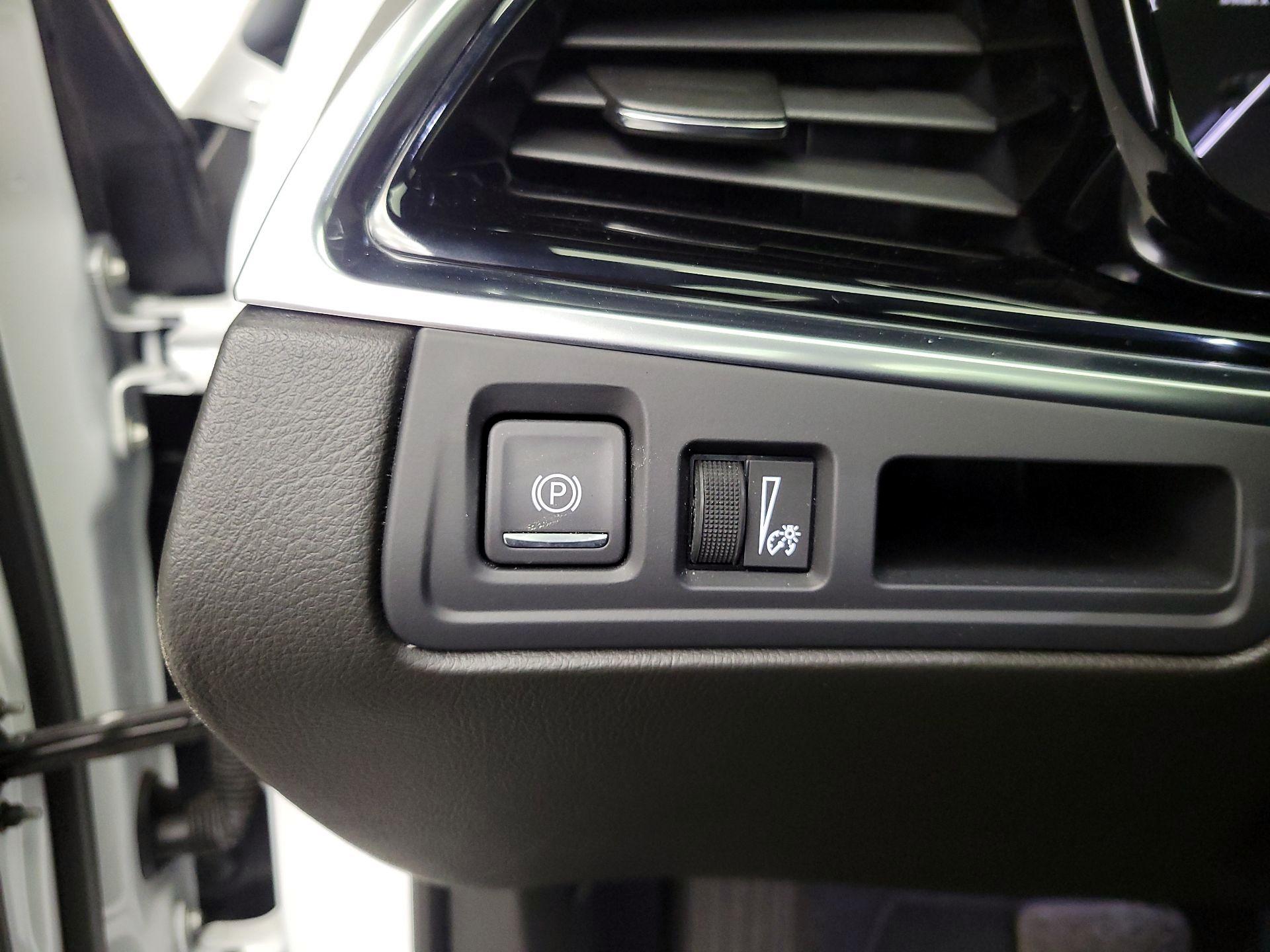 Thumbnail: 2023 Cadillac XT6 - 13