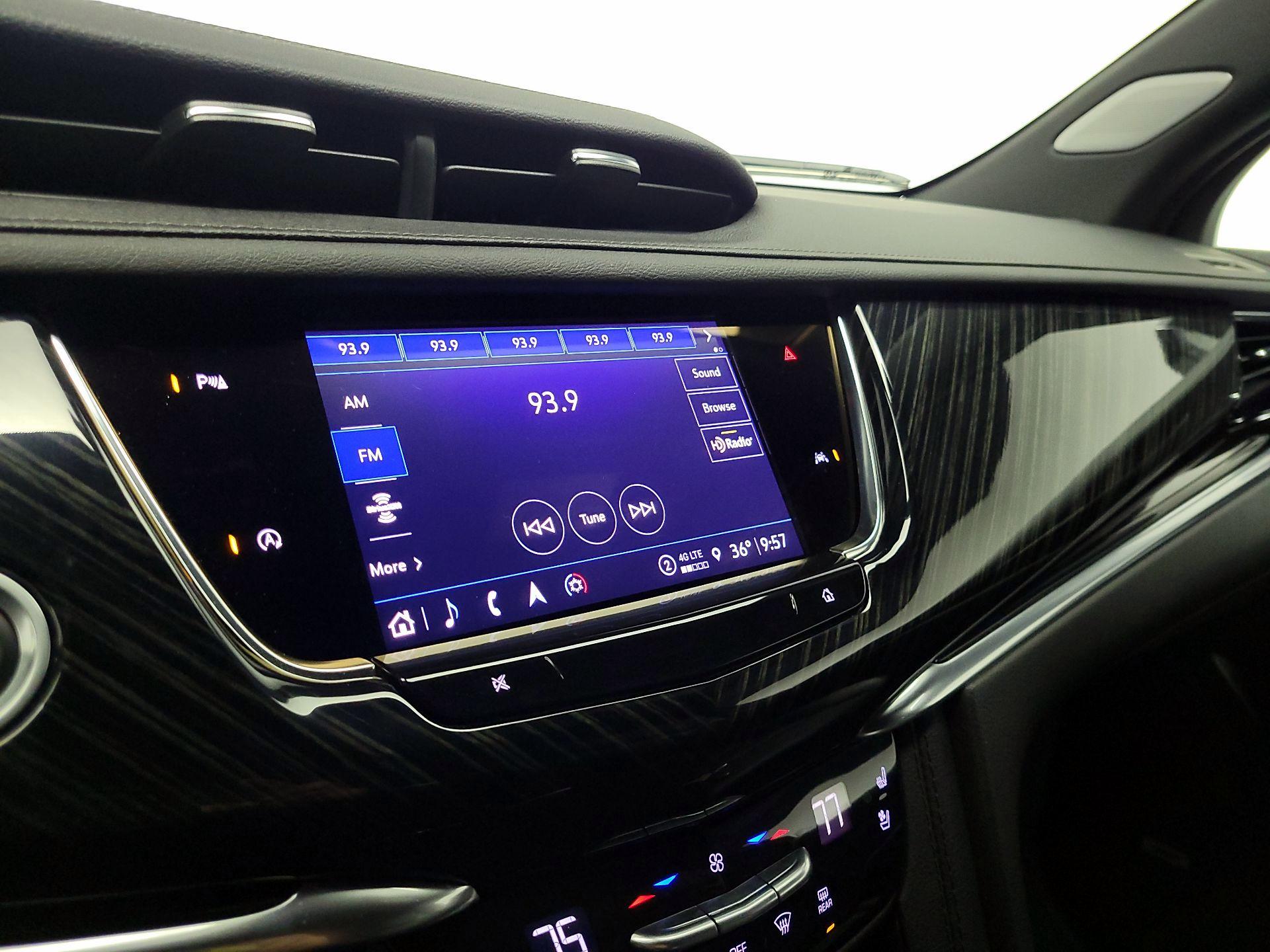 Thumbnail: 2023 Cadillac XT6 - 16