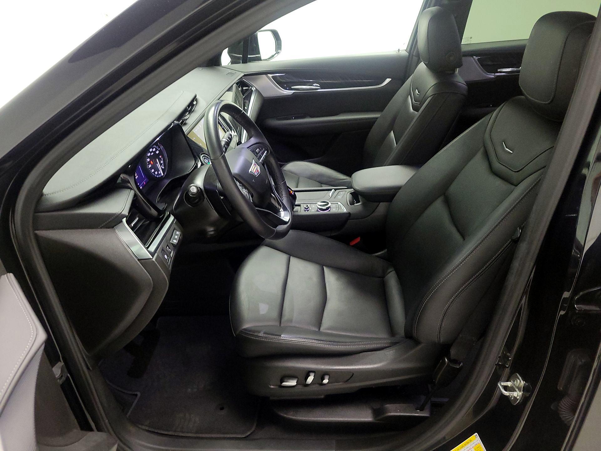 Thumbnail: 2023 Cadillac XT6 - 11