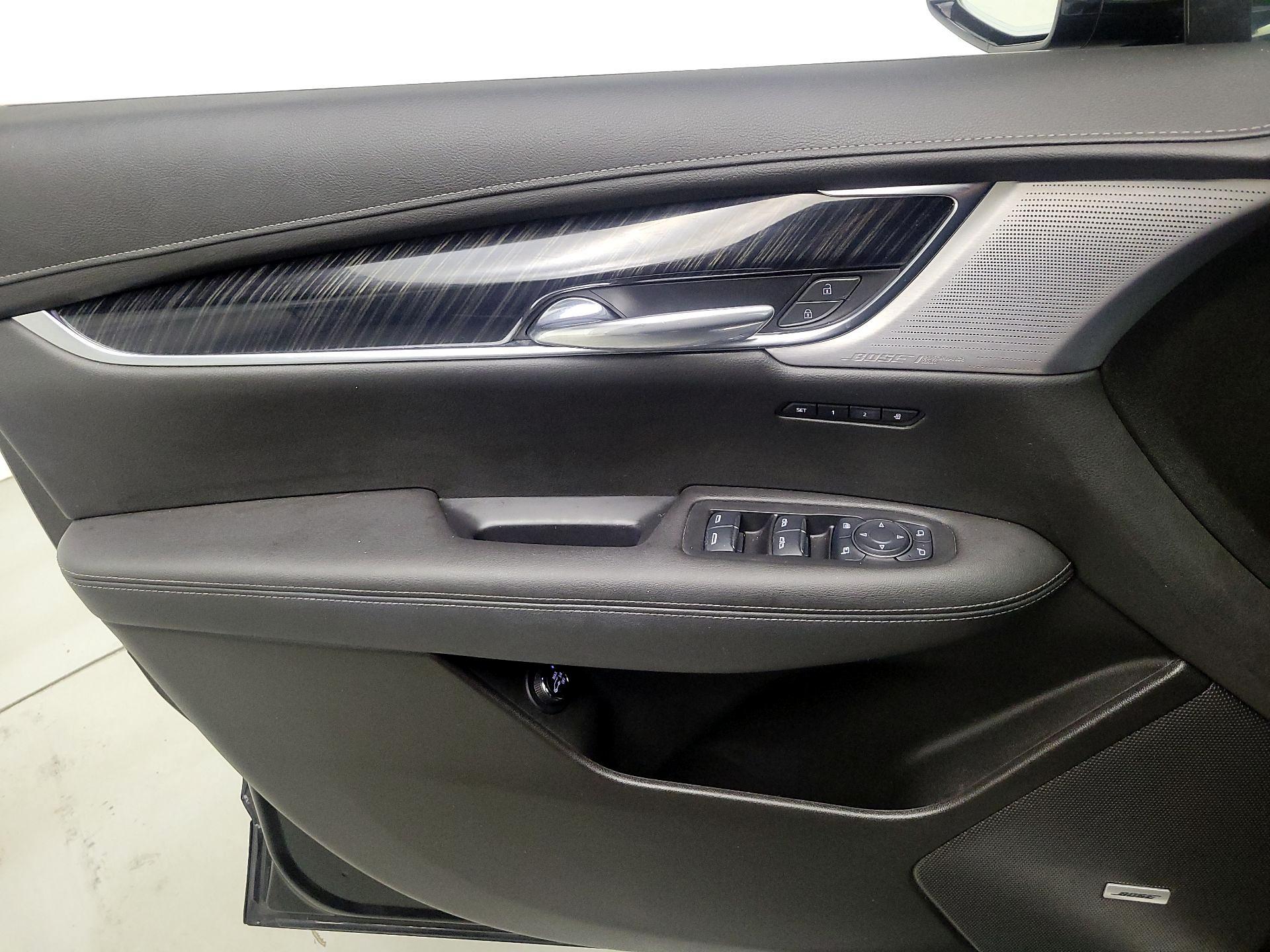 Thumbnail: 2023 Cadillac XT6 - 12