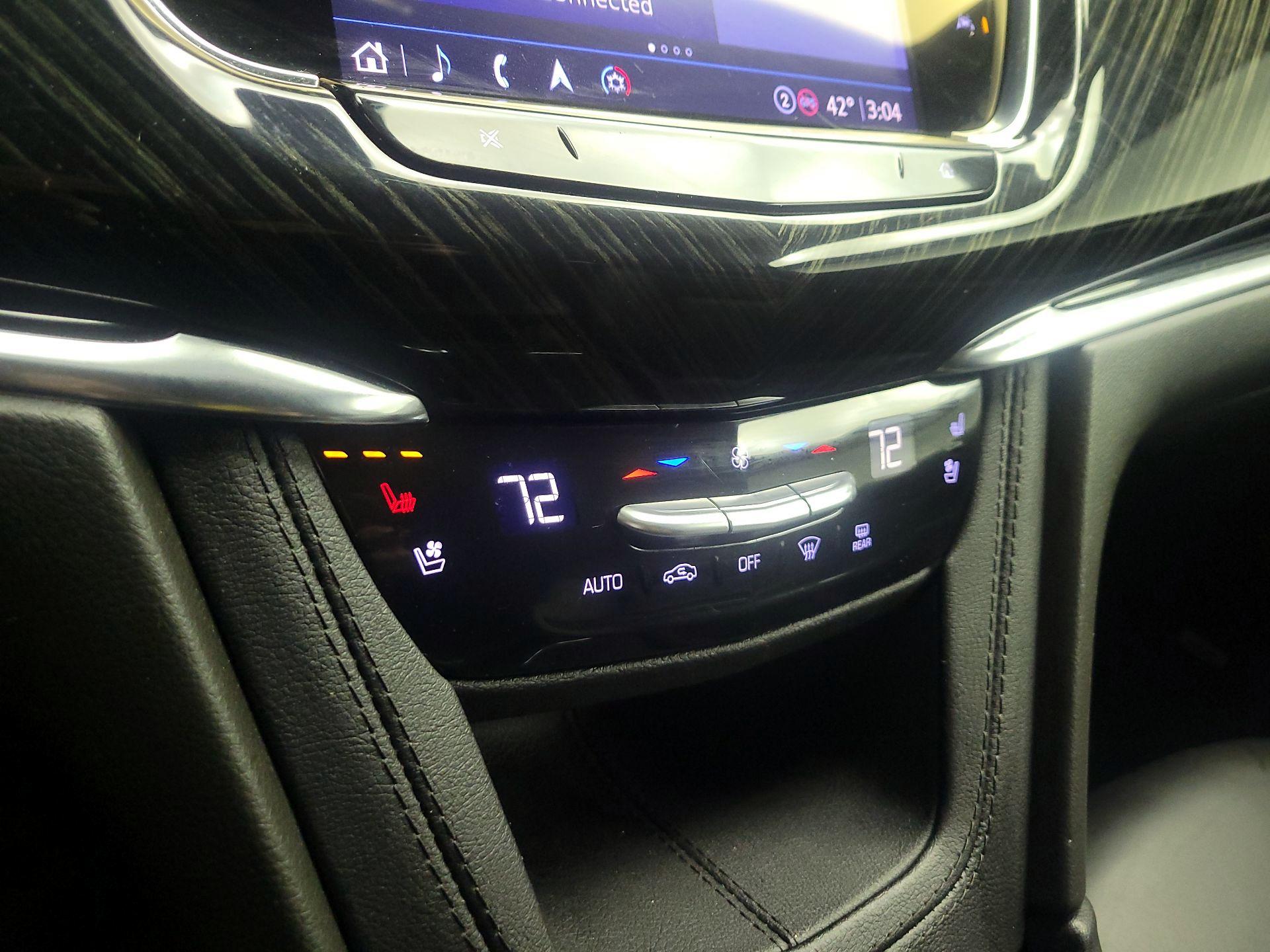 Thumbnail: 2023 Cadillac XT6 - 16