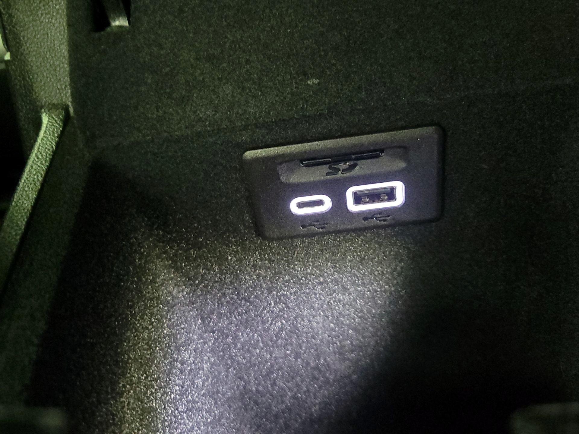 Thumbnail: 2023 Cadillac XT6 - 18