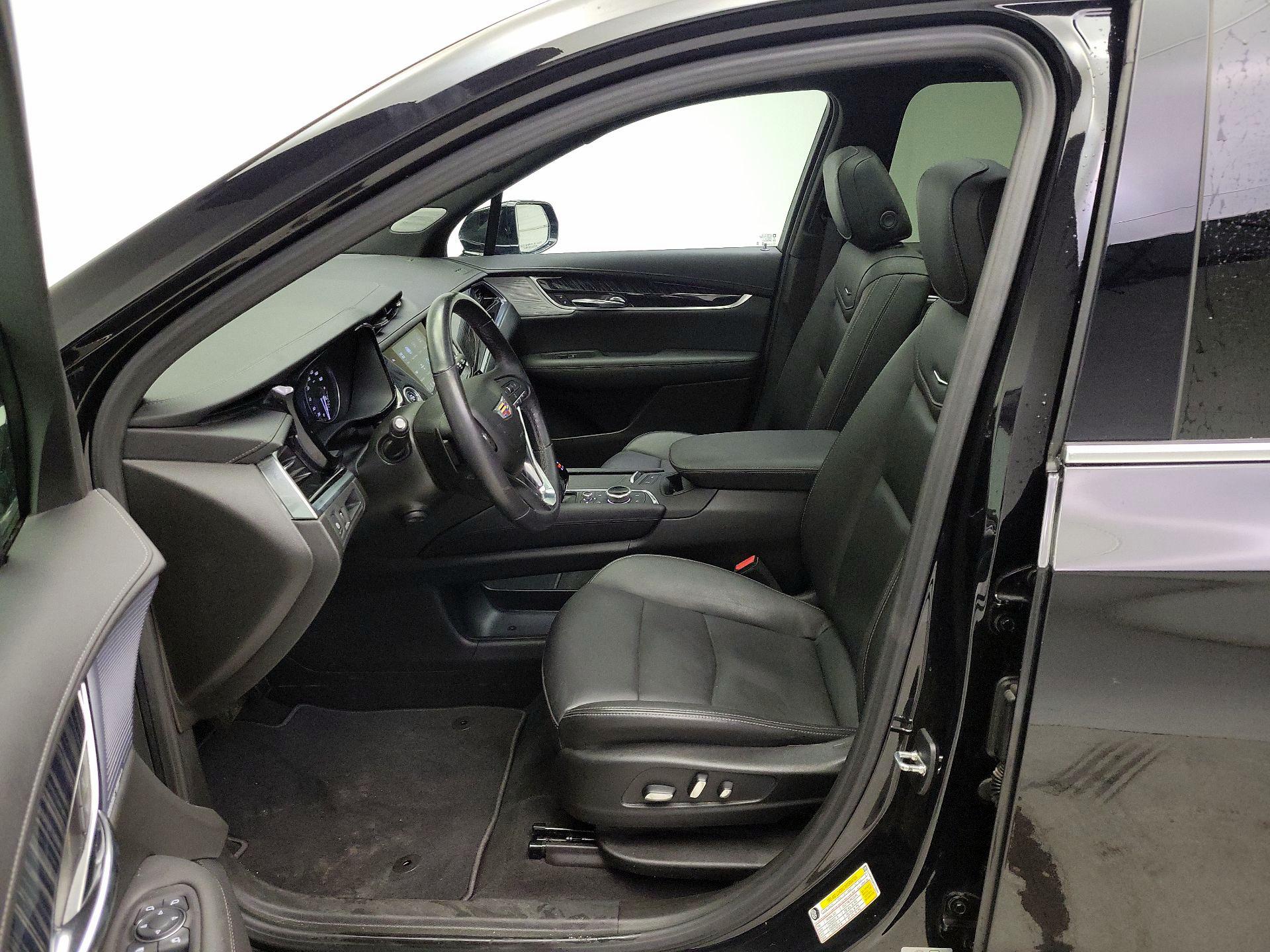 Thumbnail: 2024 Cadillac XT6 - 11