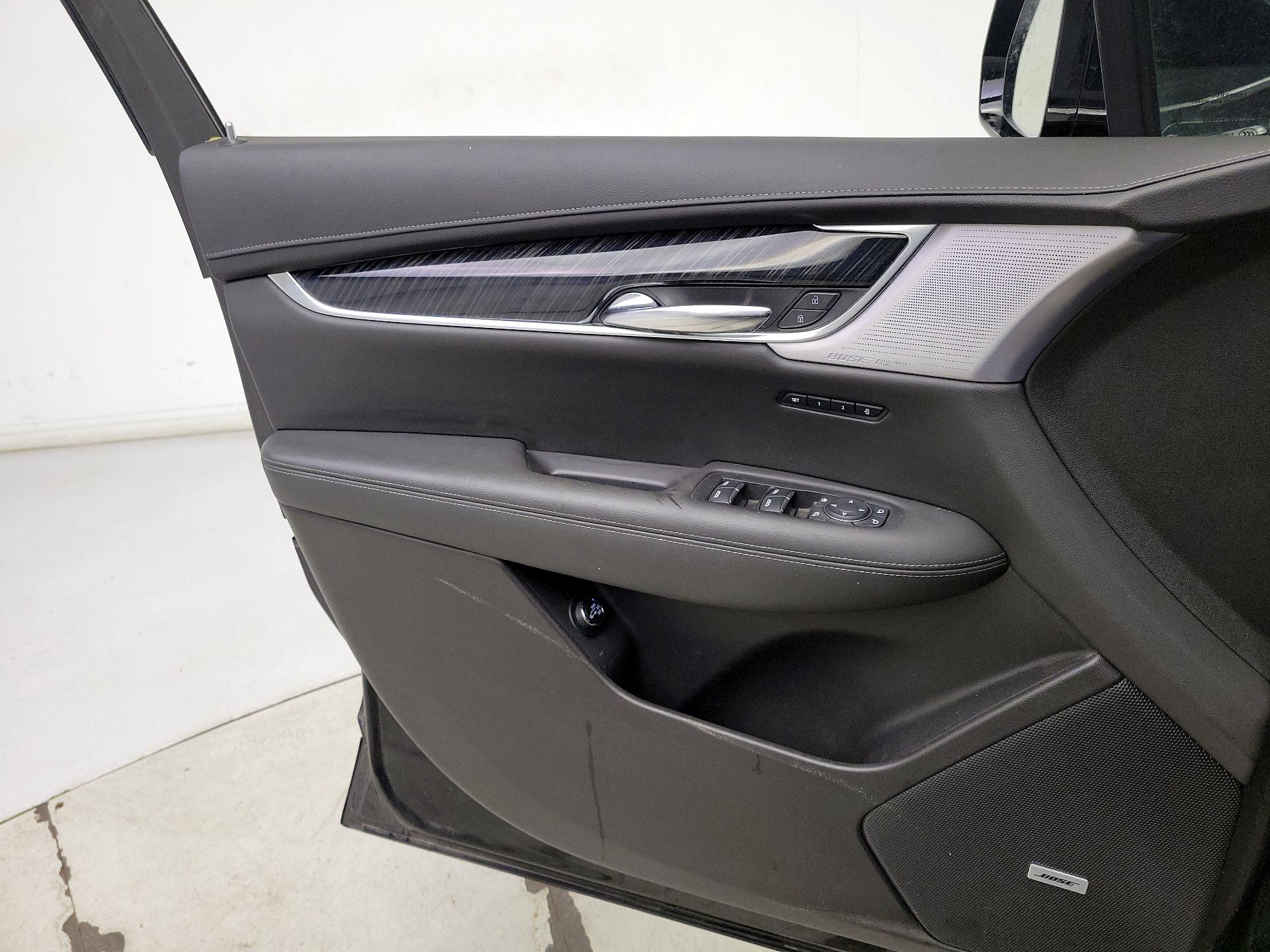 Thumbnail: 2024 Cadillac XT6 - 12