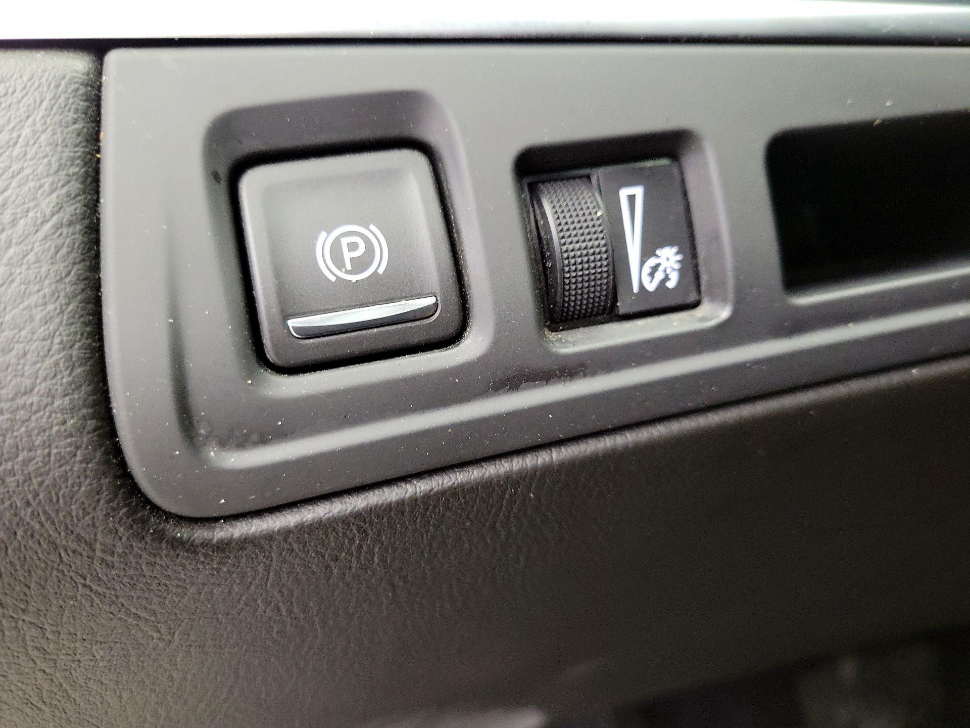 Thumbnail: 2024 Cadillac XT6 - 13