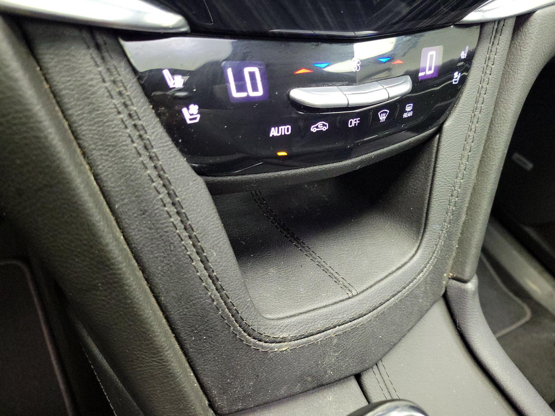 Thumbnail: 2024 Cadillac XT6 - 16