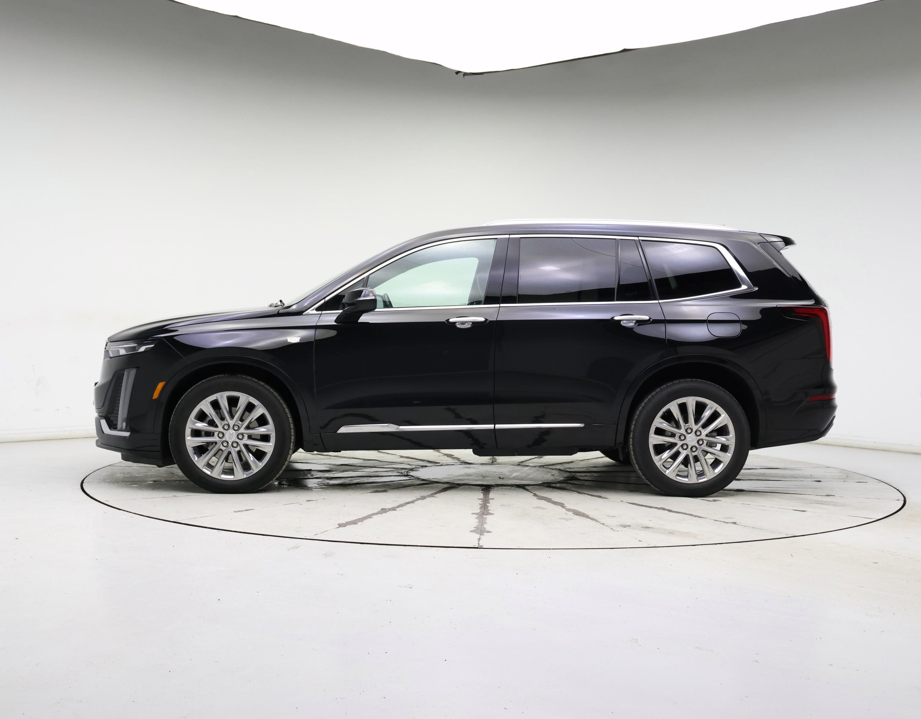 Thumbnail: 2024 Cadillac XT6 - 3