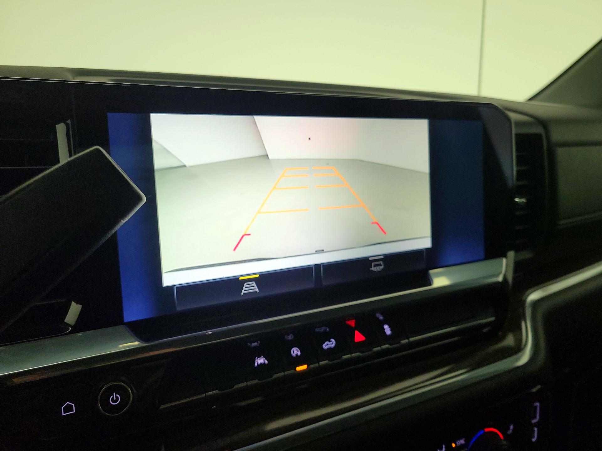 Thumbnail: 2022 Chevrolet Silverado 1500 - 14