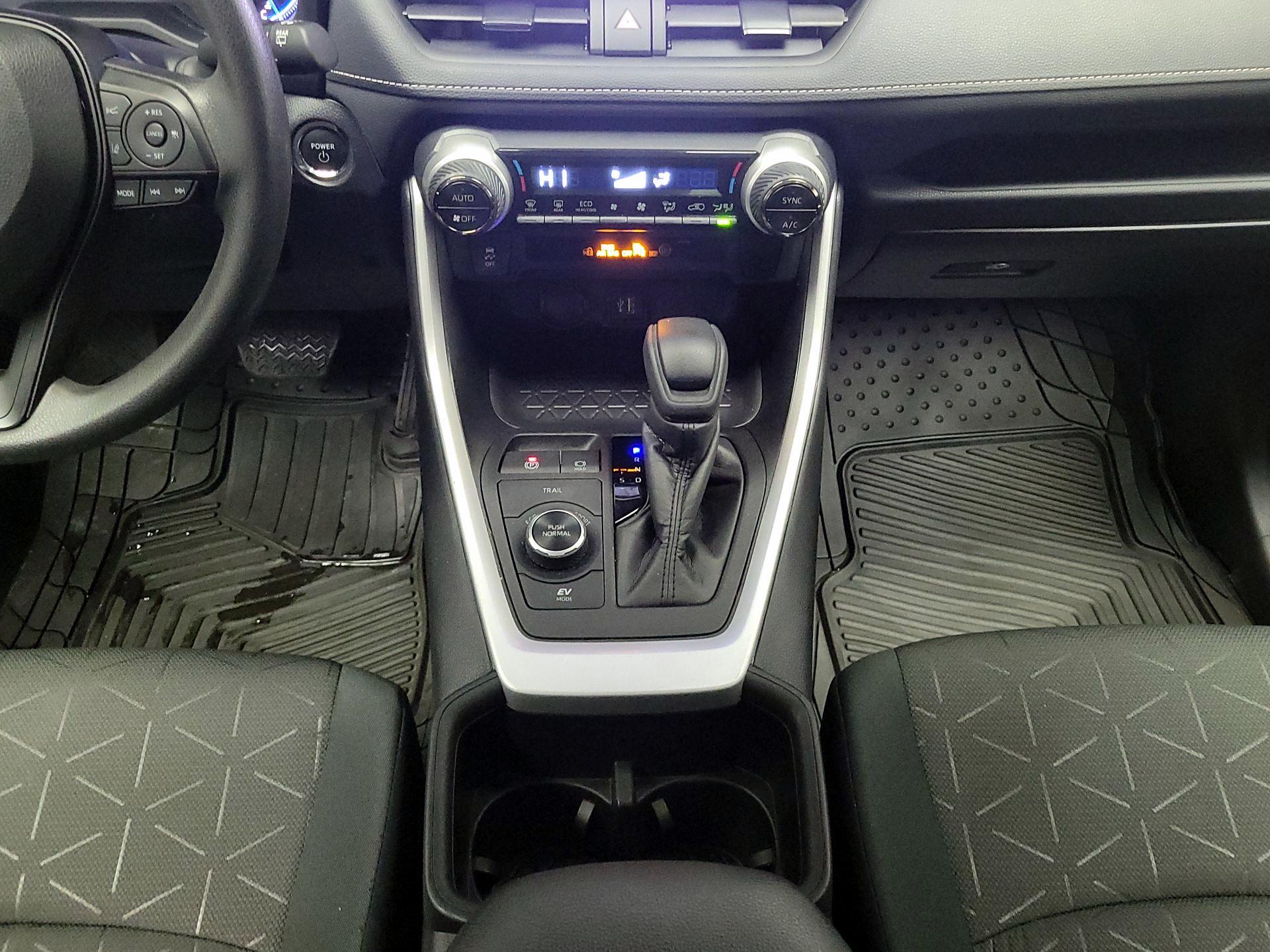 Thumbnail: 2024 Toyota RAV4 - 17