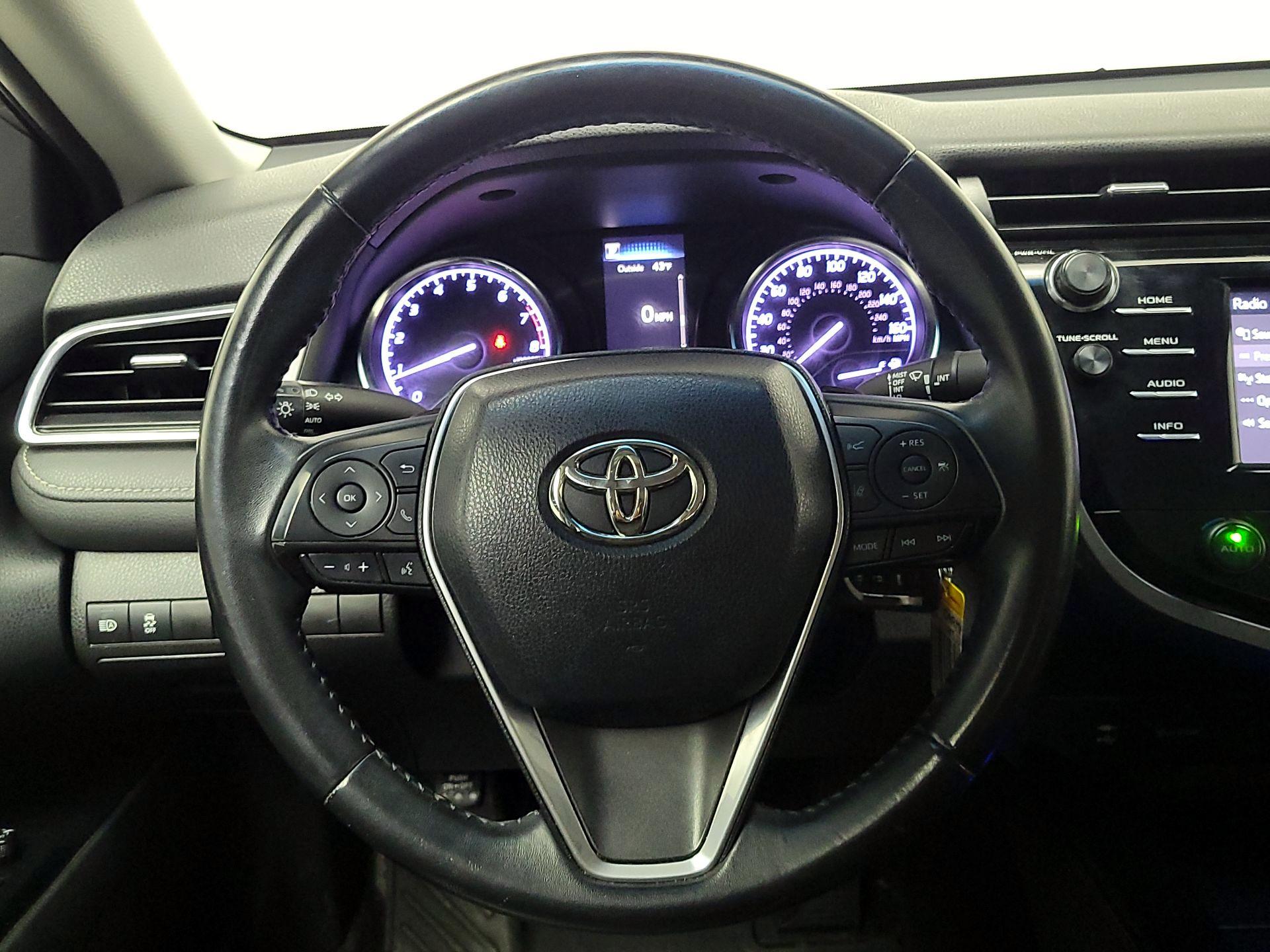 Thumbnail: 2018 Toyota Camry - 10