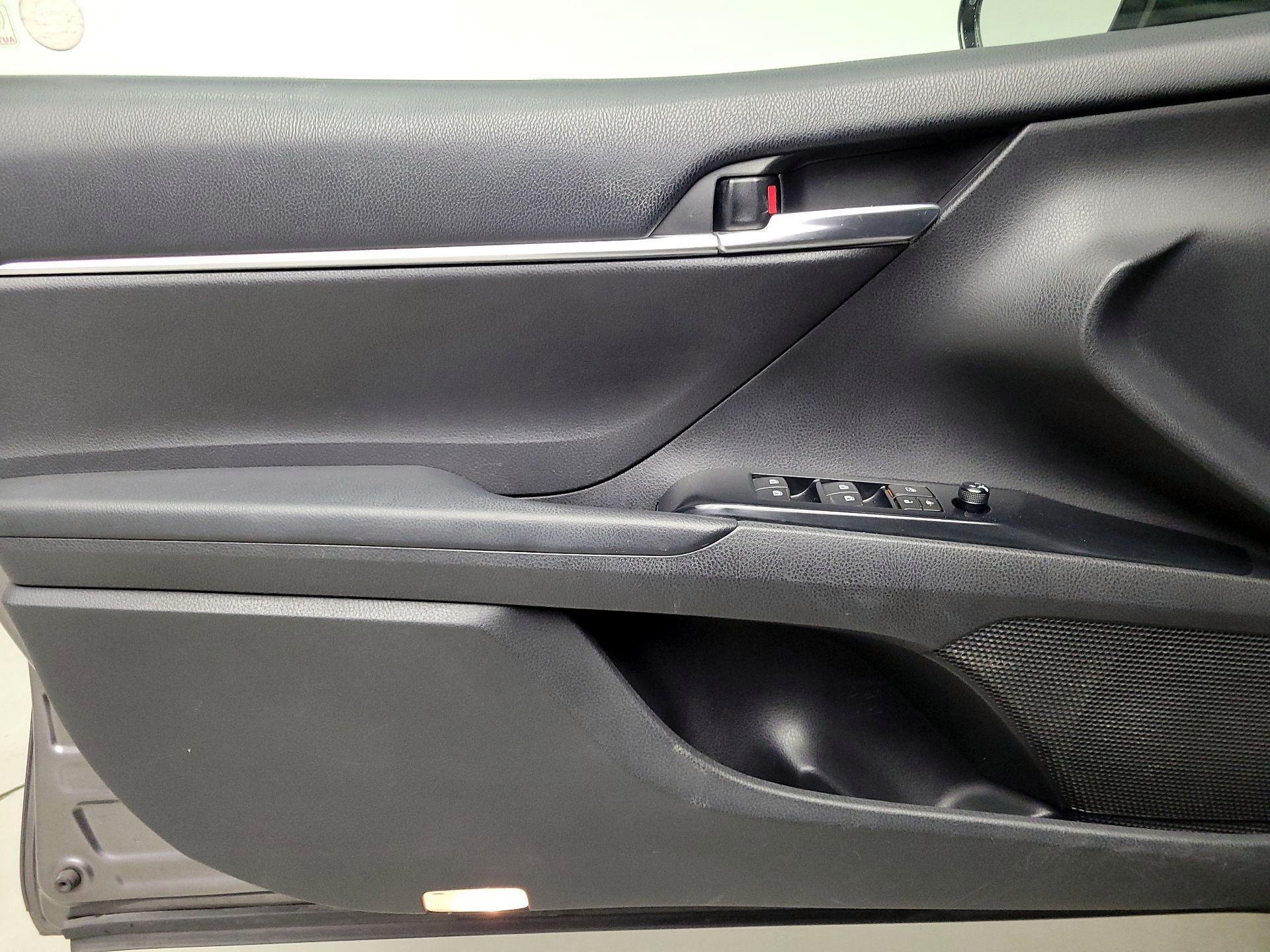 Thumbnail: 2018 Toyota Camry - 12