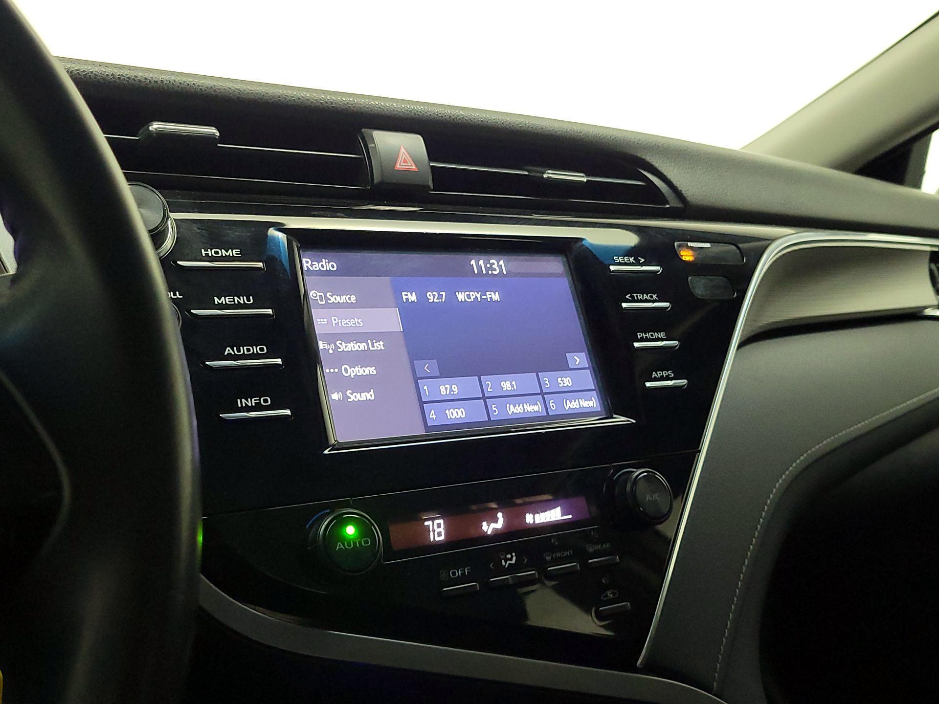 Thumbnail: 2018 Toyota Camry - 15